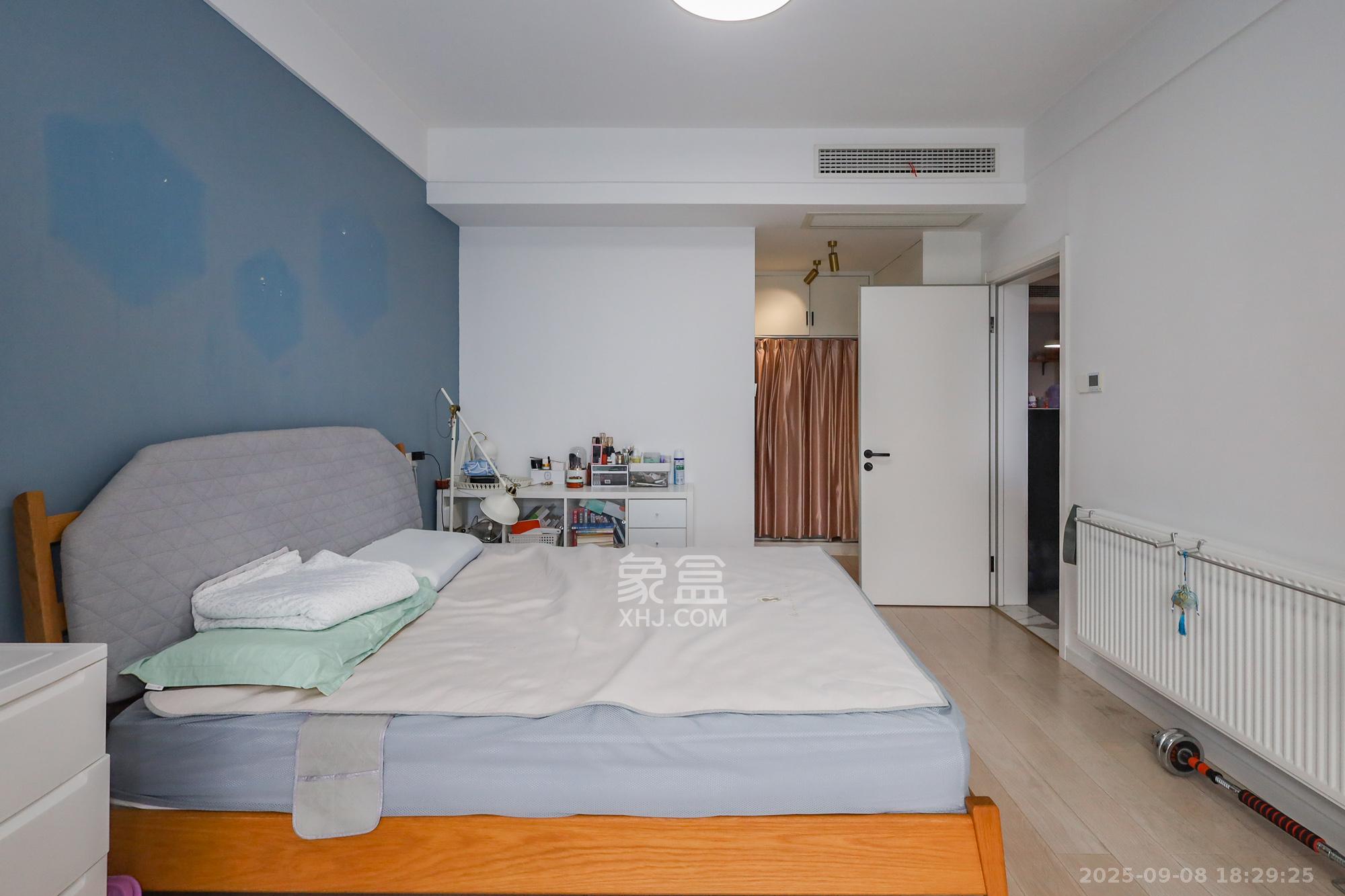 八方小区B区 3室2厅2卫 390.0万 八方小区B区 3室2厅2卫 390.0万卧室