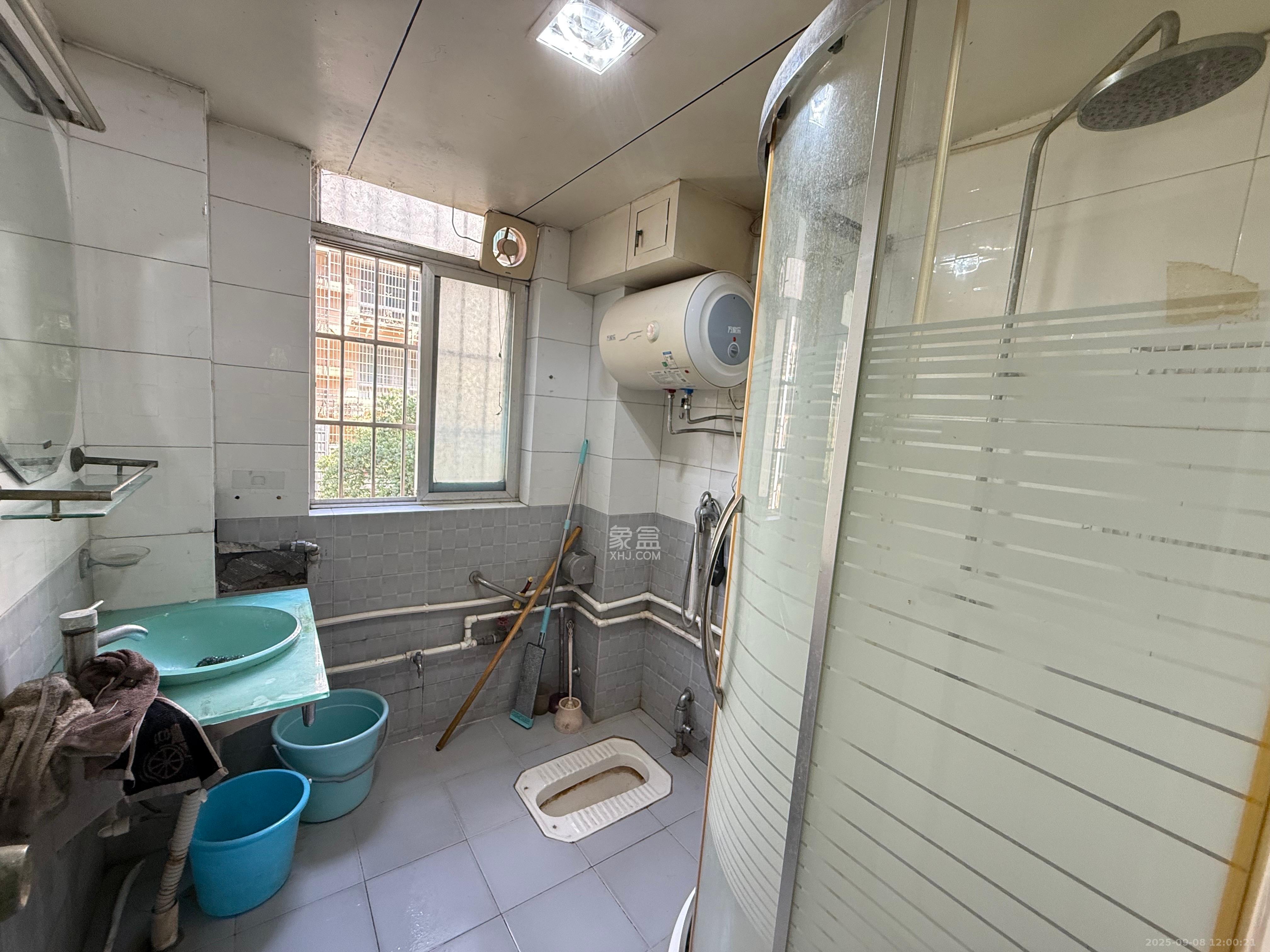 湘卫花苑  3室2厅2卫    3000.0元/月 湘卫花苑  3室2厅2卫    3000.0元/月室内图