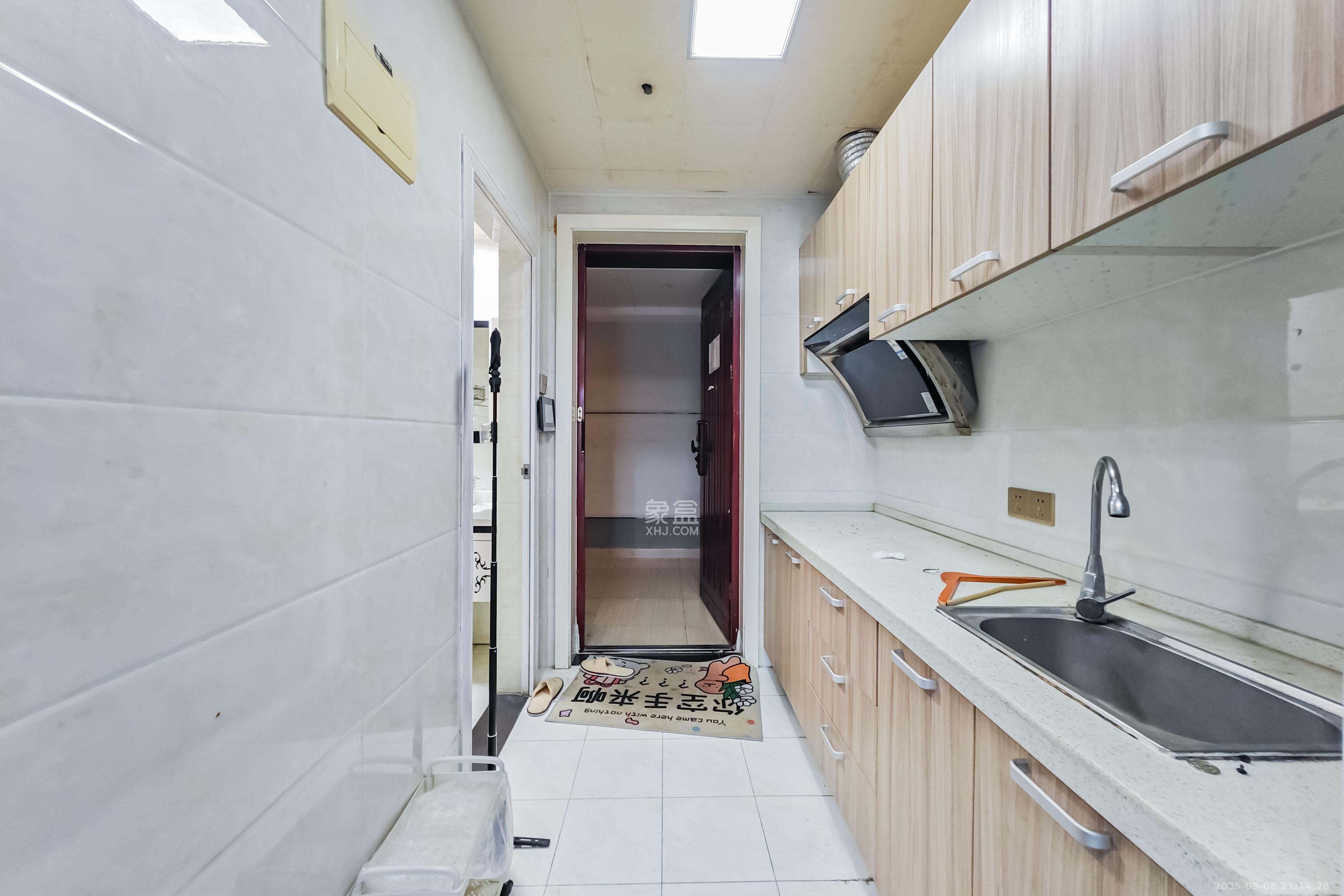 京武浪琴山一、二期  1室1厅1卫    45.0万 京武浪琴山一、二期  1室1厅1卫    45.0万卫生间