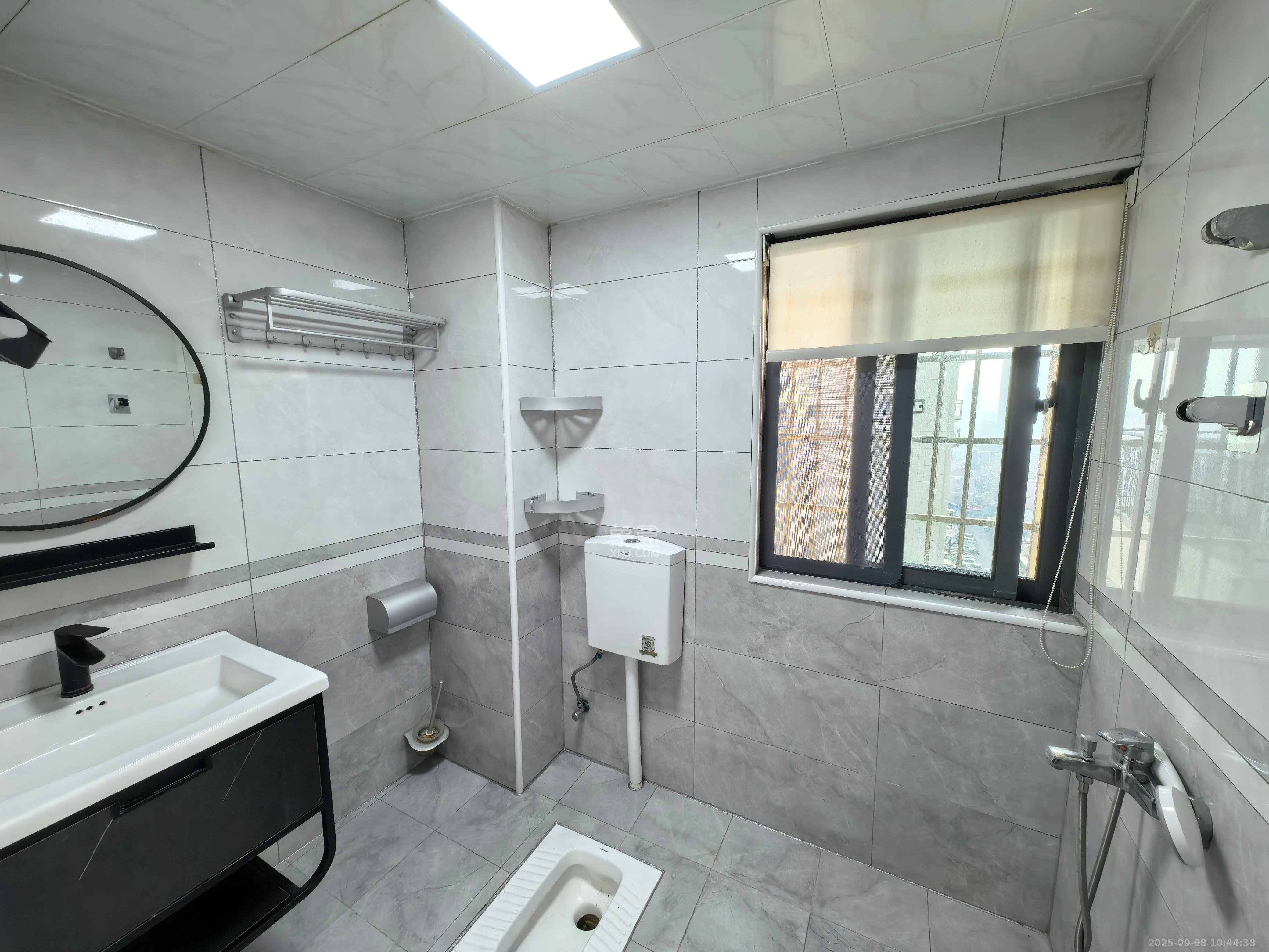 枫林雅苑(雷锋机电市场二期) 3室2厅2卫 2000.0元/月 枫林雅苑(雷锋机电市场二期) 3室2厅2卫 2000.0元/月室内图