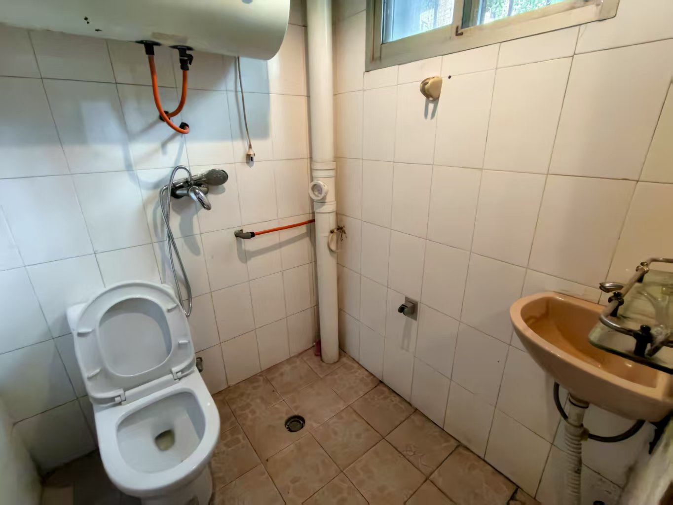 娄底市供销大院家属楼 3室2厅2卫 1300.0元/月 娄底市供销大院家属楼 3室2厅2卫 1300.0元/月室内图