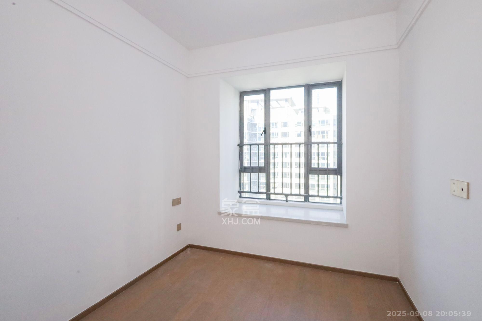 复地滨江金融中心  4室2厅2卫    4500.0元/月 复地滨江金融中心  4室2厅2卫    4500.0元/月室内图