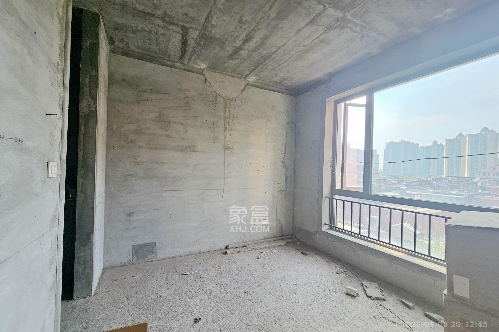 明昇壹城(明昇时代广场)一期 6室2厅4卫 408.00万 明昇壹城(明昇时代广场)一期 6室2厅4卫 408.00万卧室