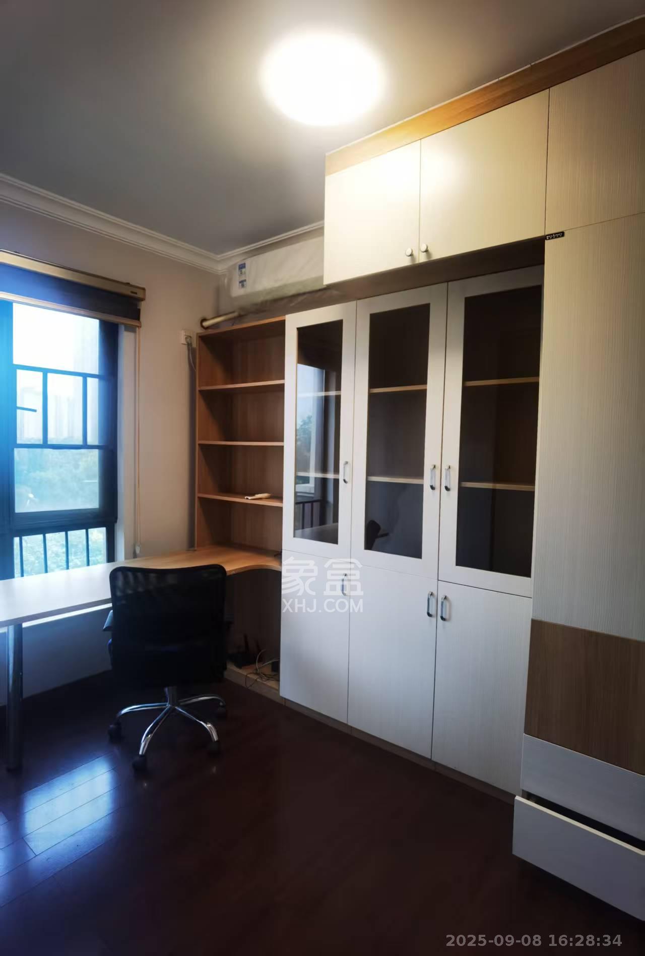 万科白鹭郡  3室2厅1卫    2400.0元/月室内图