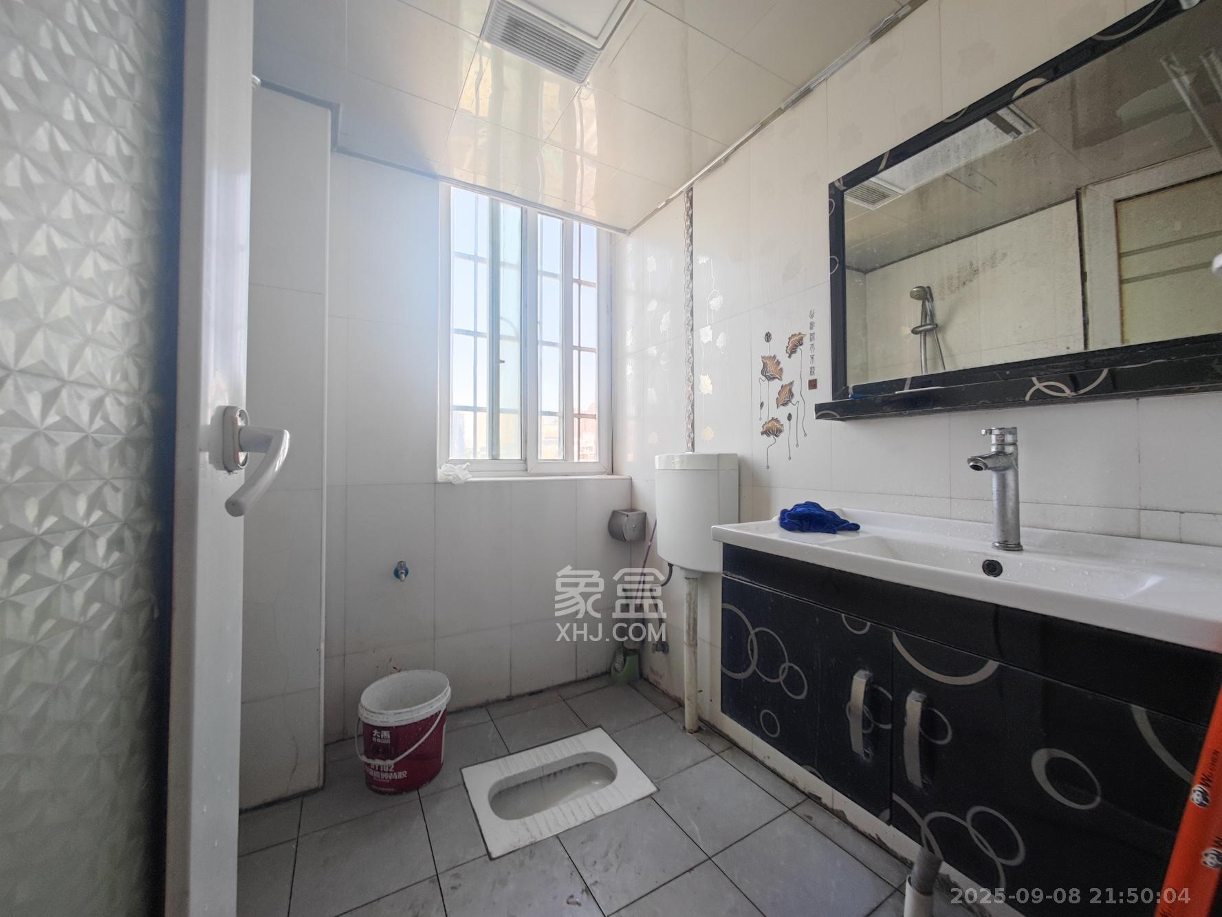 泰禹家园（彩云之翼家园一期、二期、三期）  3室2厅2卫    85.0万卫生间