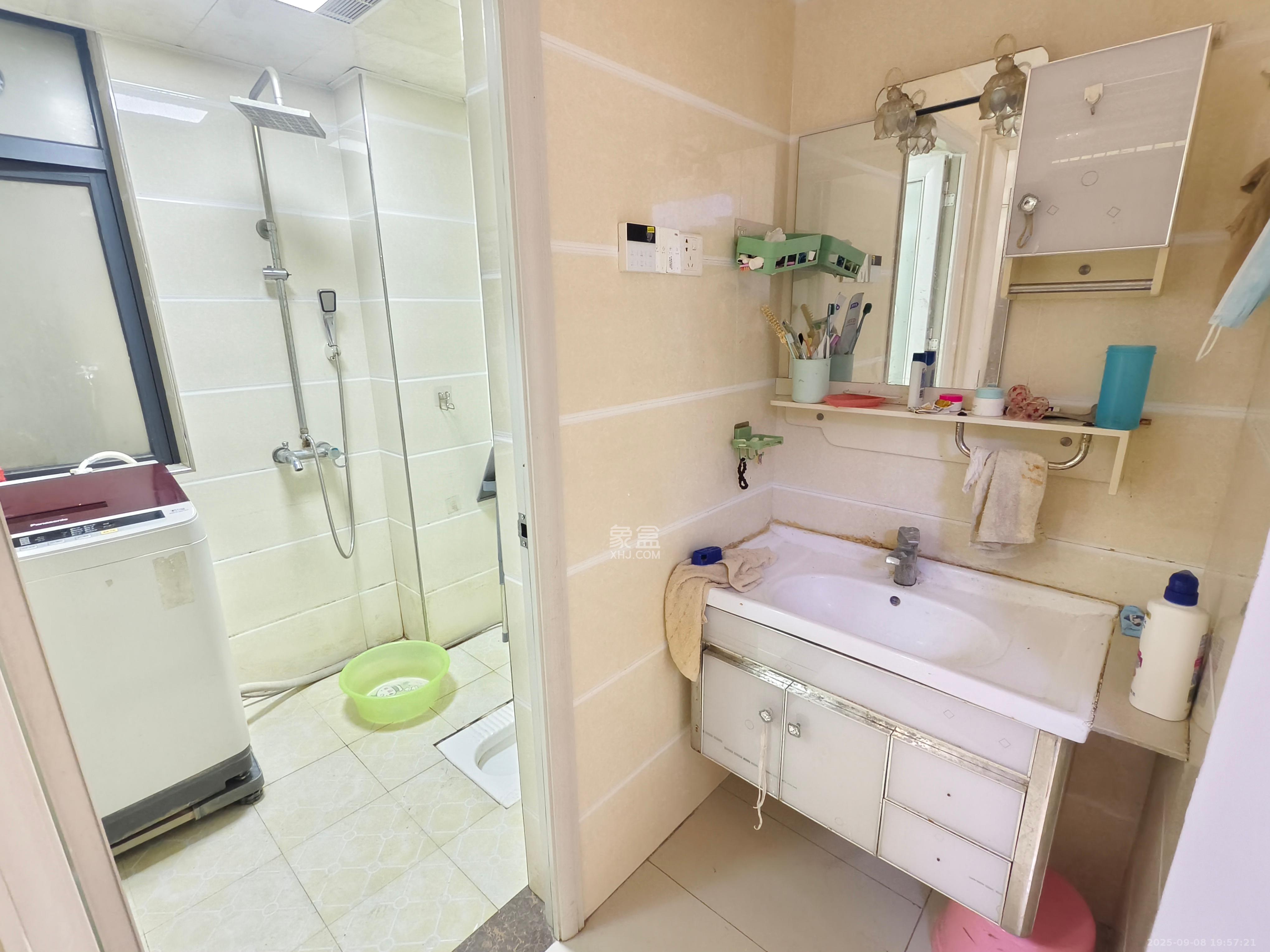 蓝山郡  3室1厅1卫    2000.0元/月 蓝山郡  3室1厅1卫    2000.0元/月室内图