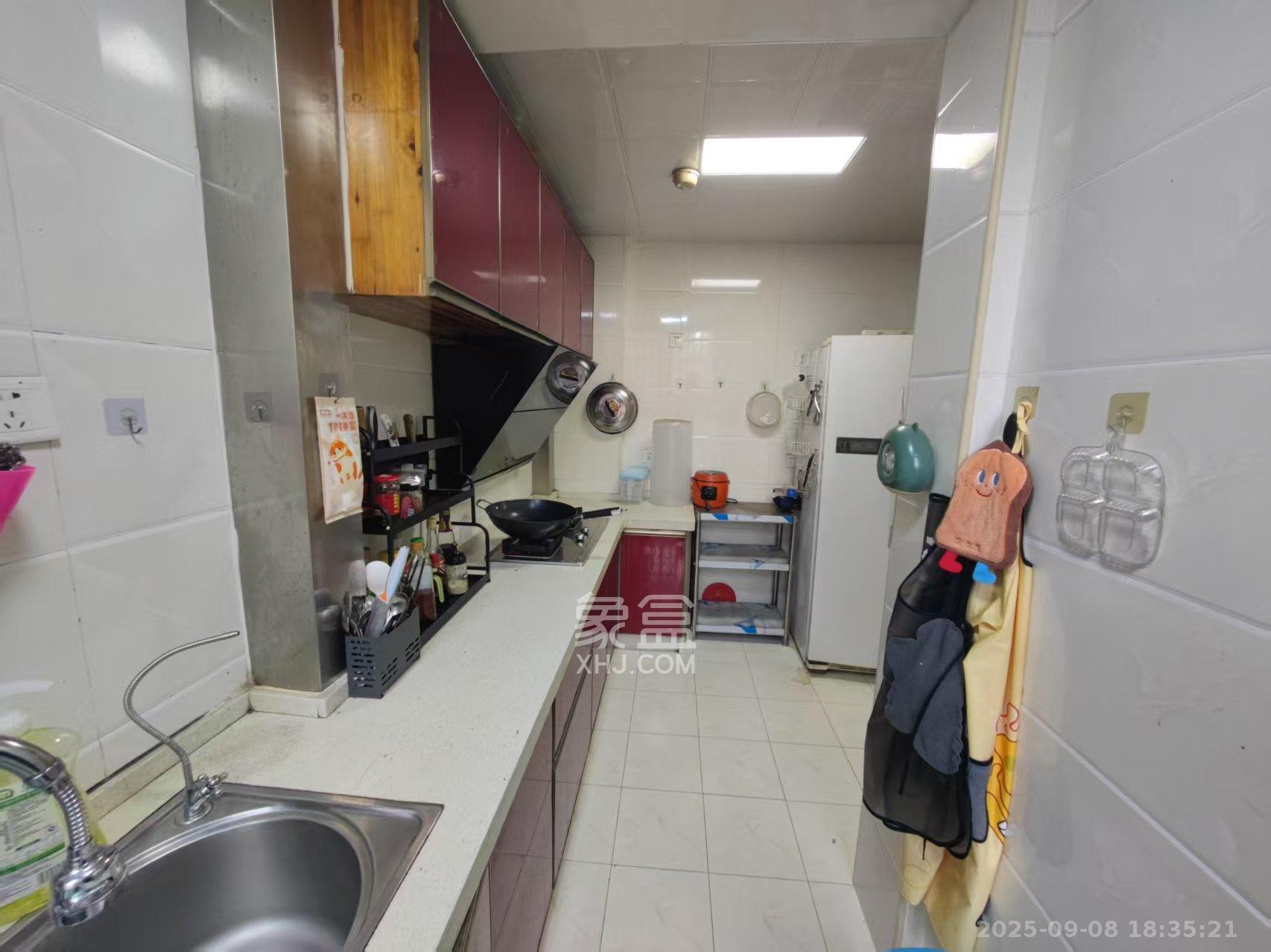 华润凤凰城三期  3室2厅1卫    1800.0元/月 华润凤凰城三期  3室2厅1卫    1800.0元/月室内图