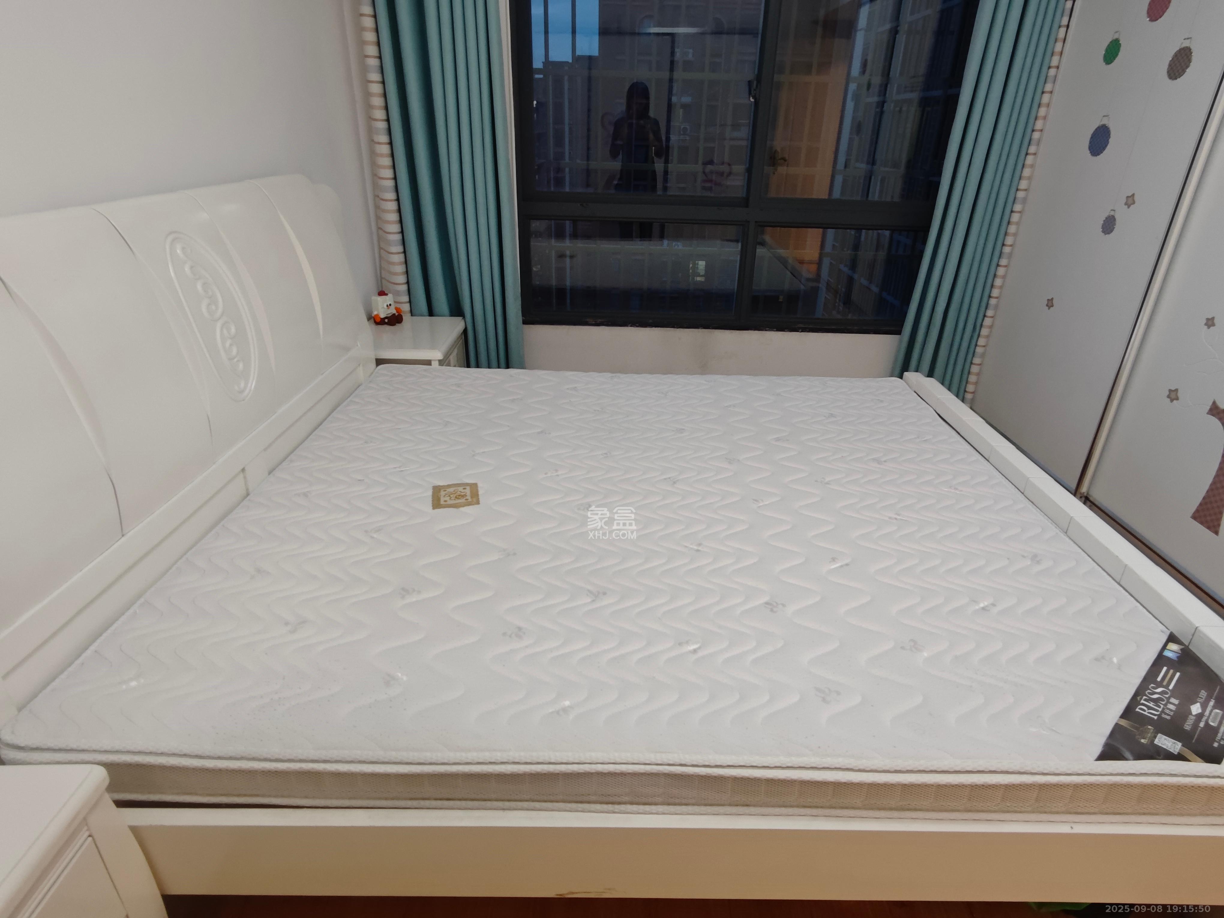 海德公园  3室2厅2卫    2300.0元/月室内图