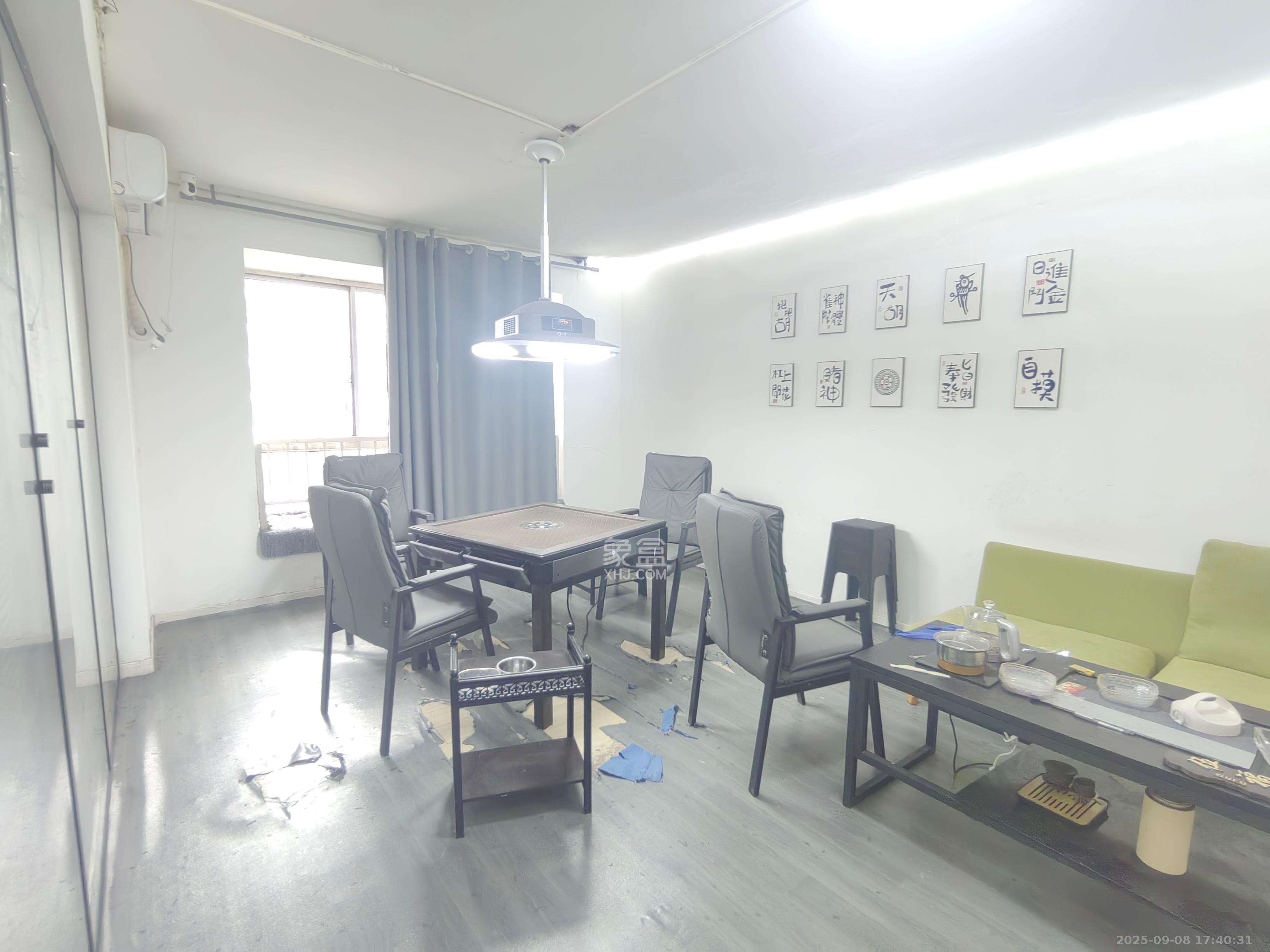 高桥现代商贸城  4室2厅1卫    3900.0元/月 高桥现代商贸城  4室2厅1卫    3900.0元/月室内图