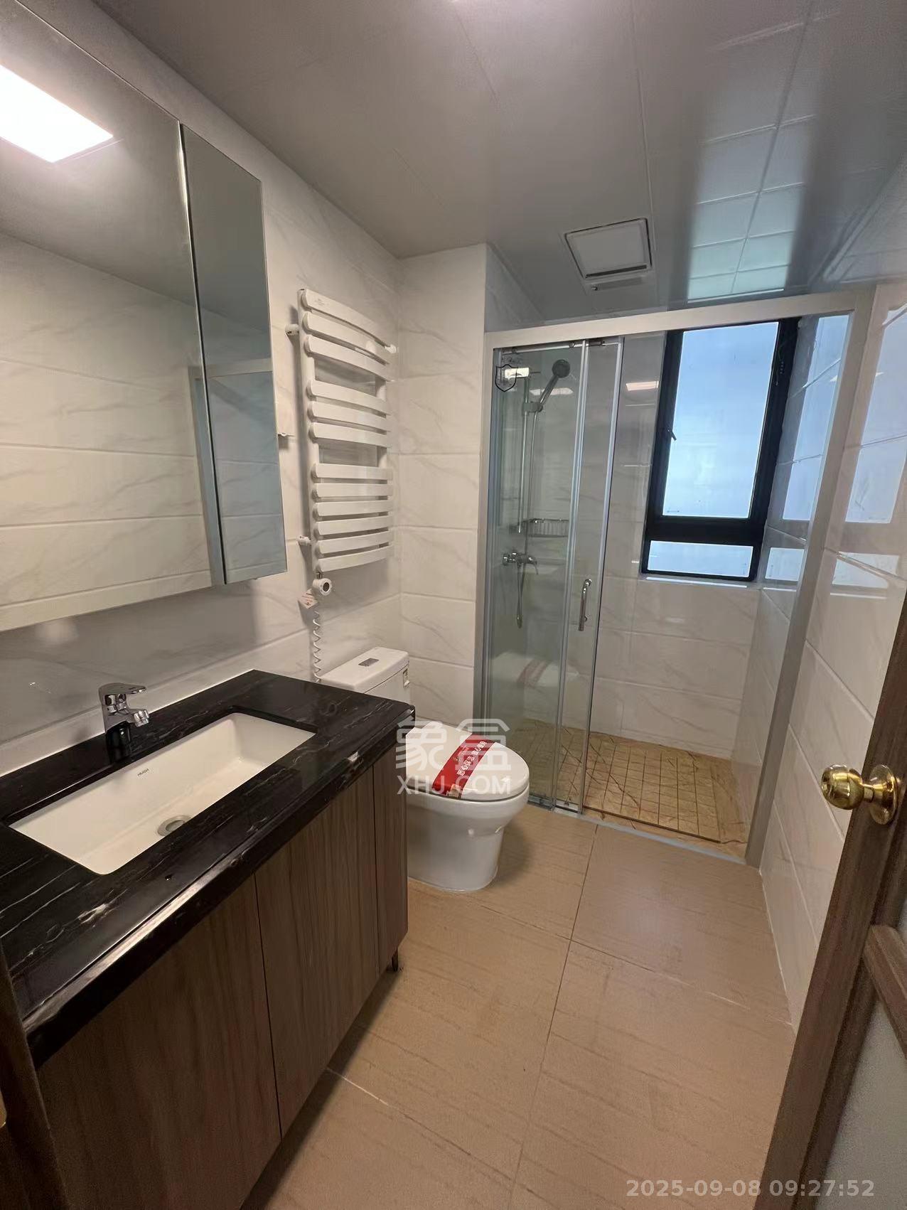 碧桂园大学印象一期 3室2厅2卫 1800.0元/月 碧桂园大学印象一期 3室2厅2卫 1800.0元/月室内图