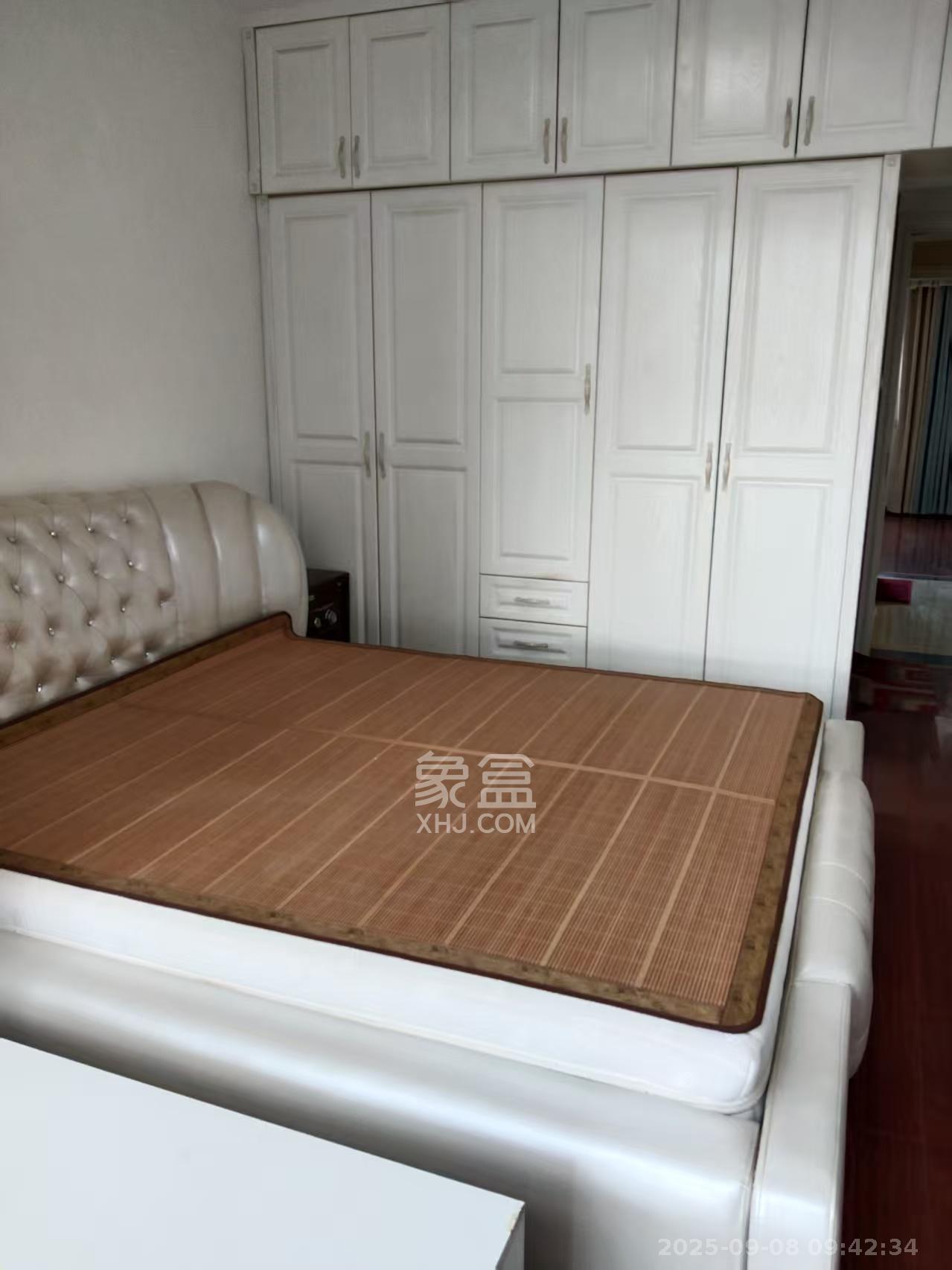 中信凯旋城（中信新城四期）  3室2厅1卫    2400.0元/月室内图