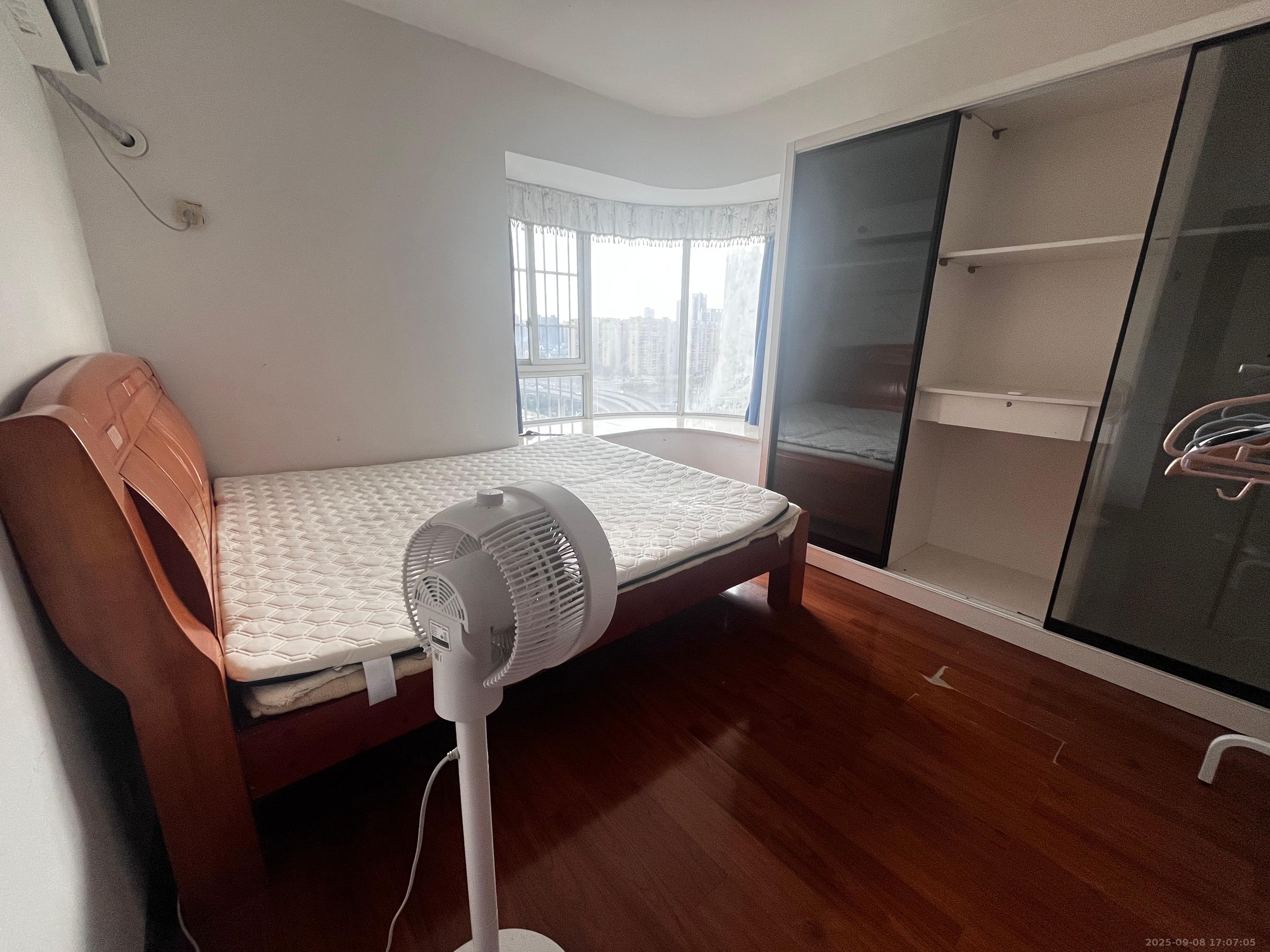 月湖兰庭  2室1厅1卫    1800.0元/月 月湖兰庭  2室1厅1卫    1800.0元/月室内图