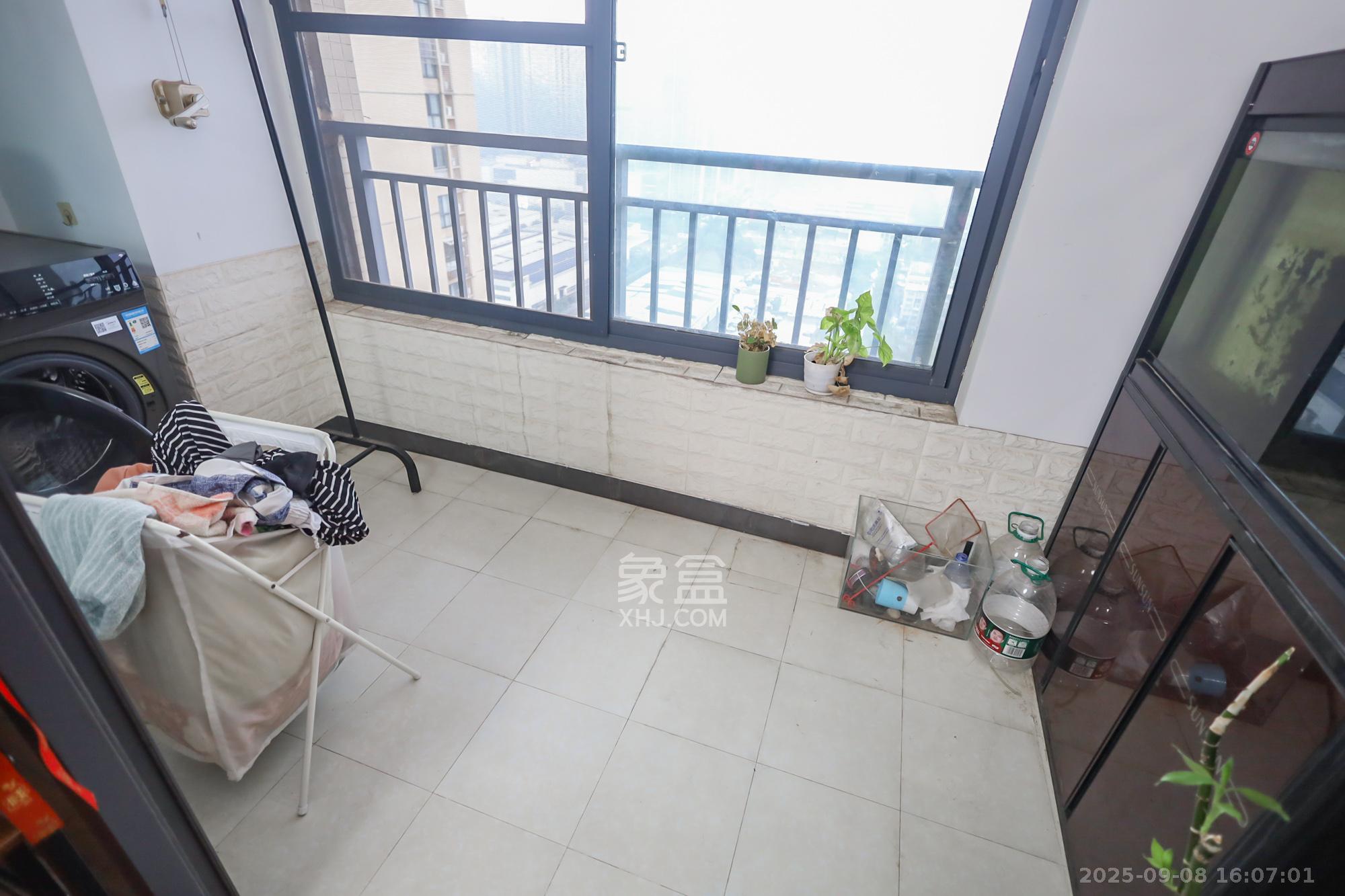 兰亭都荟(璟峰苑)  3室2厅1卫    105.0万 兰亭都荟(璟峰苑)  3室2厅1卫    105.0万阳台