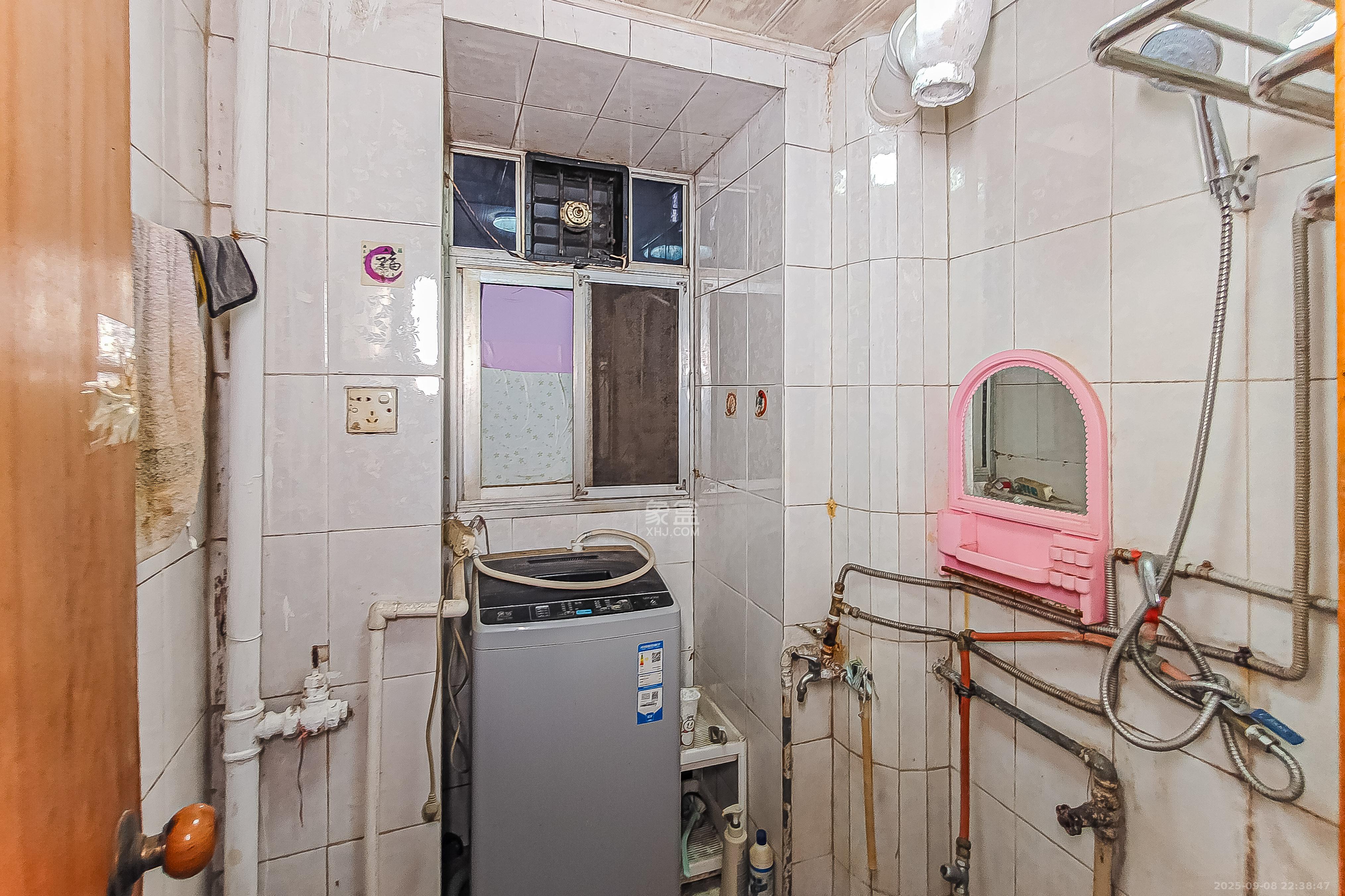 长郡花园  2室1厅1卫    73.0万 长郡花园  2室1厅1卫    73.0万卫生间