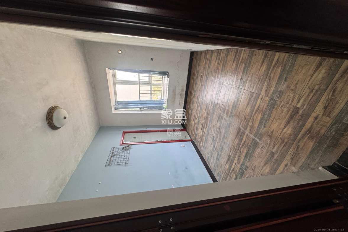 学府华庭 1室2厅1卫 600.0元/月 学府华庭 1室2厅1卫 600.0元/月室内图