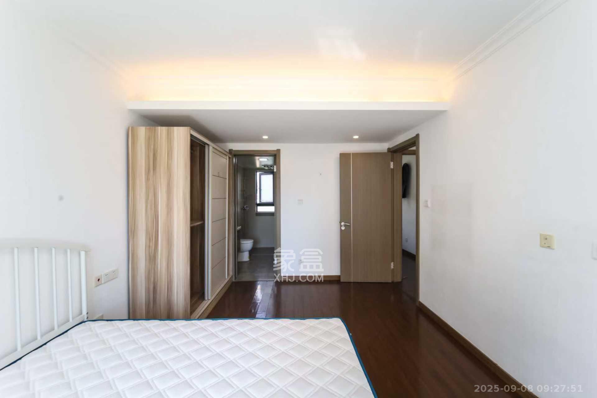 万科金域蓝湾 4室2厅2卫 3500.0元/月 万科金域蓝湾 4室2厅2卫 3500.0元/月室内图