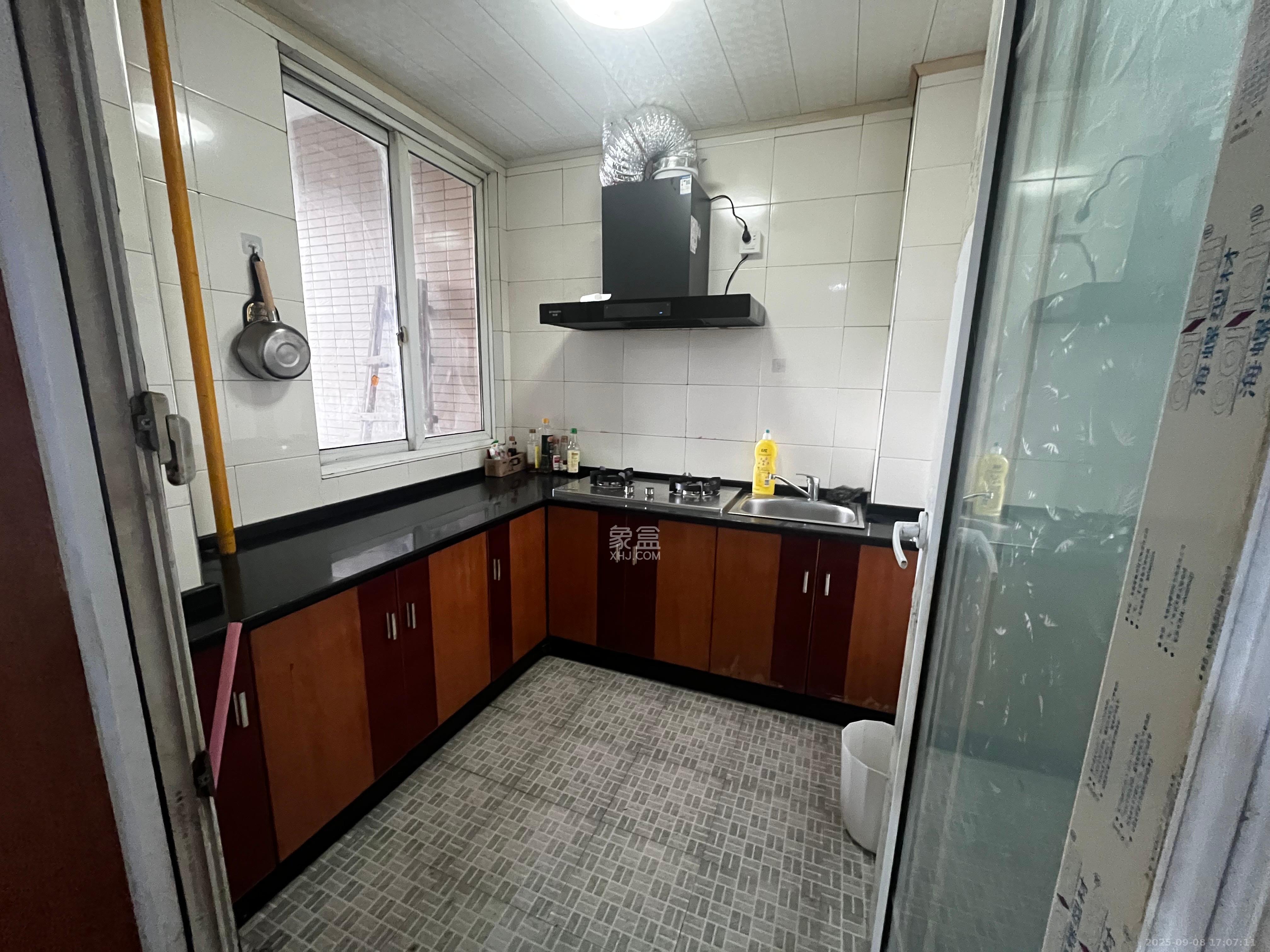 月湖兰庭  2室1厅1卫    1800.0元/月 月湖兰庭  2室1厅1卫    1800.0元/月室内图