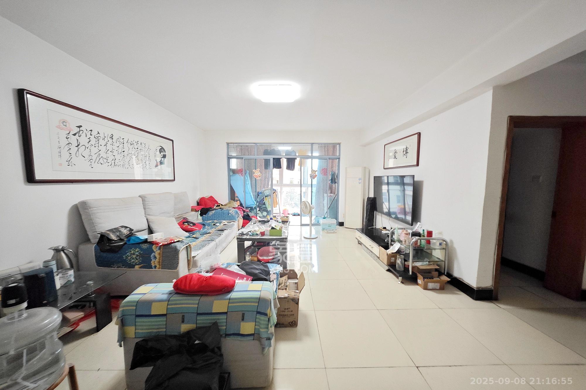 书香名邸  2室2厅1卫    82.8万客厅