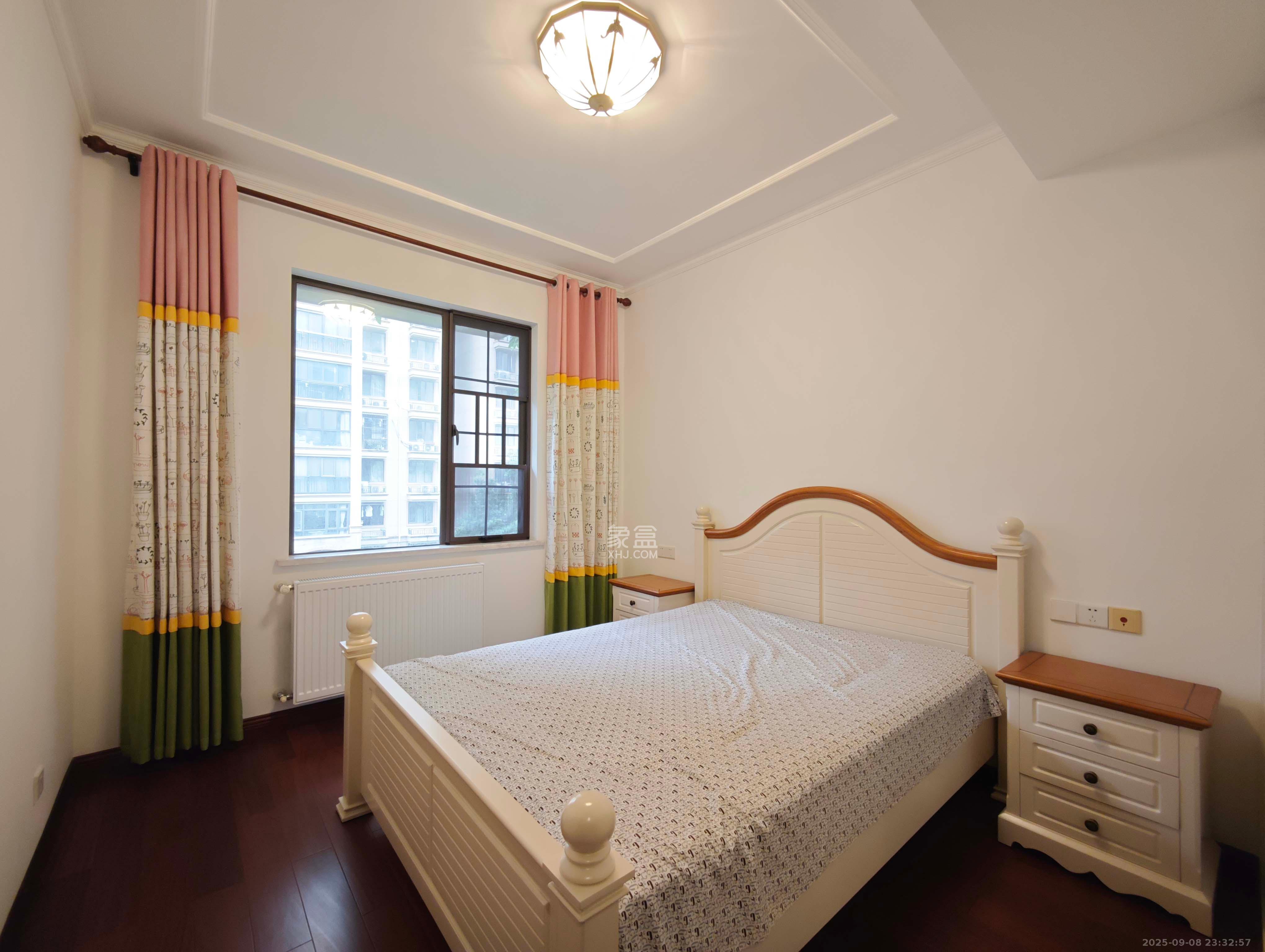 宏聚地中海 4室2厅2卫 185.0万 宏聚地中海 4室2厅2卫 185.0万卧室