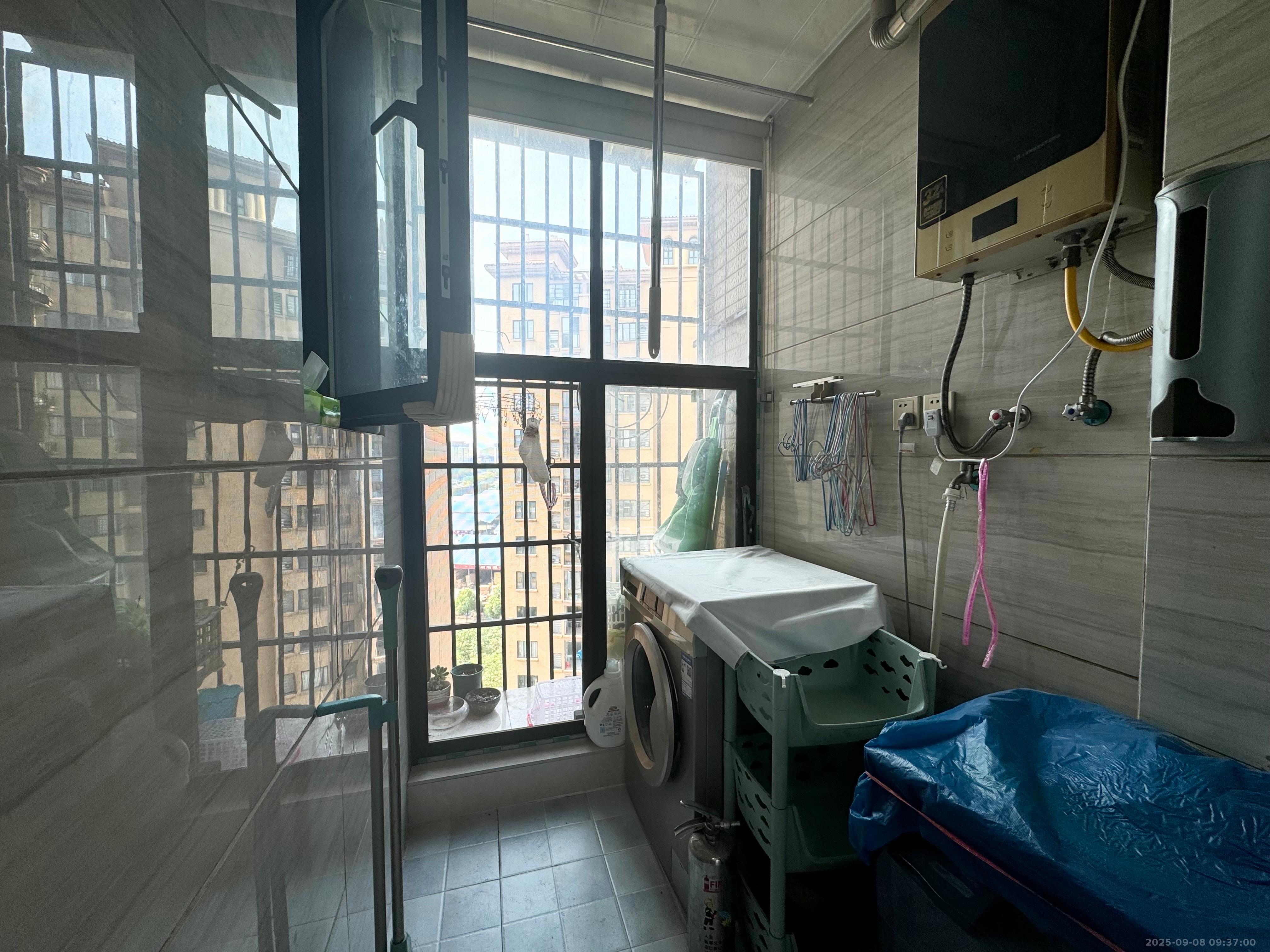 中信凯旋城(中信新城四期)  3室2厅1卫    2000.0元/月 中信凯旋城(中信新城四期)  3室2厅1卫    2000.0元/月室内图