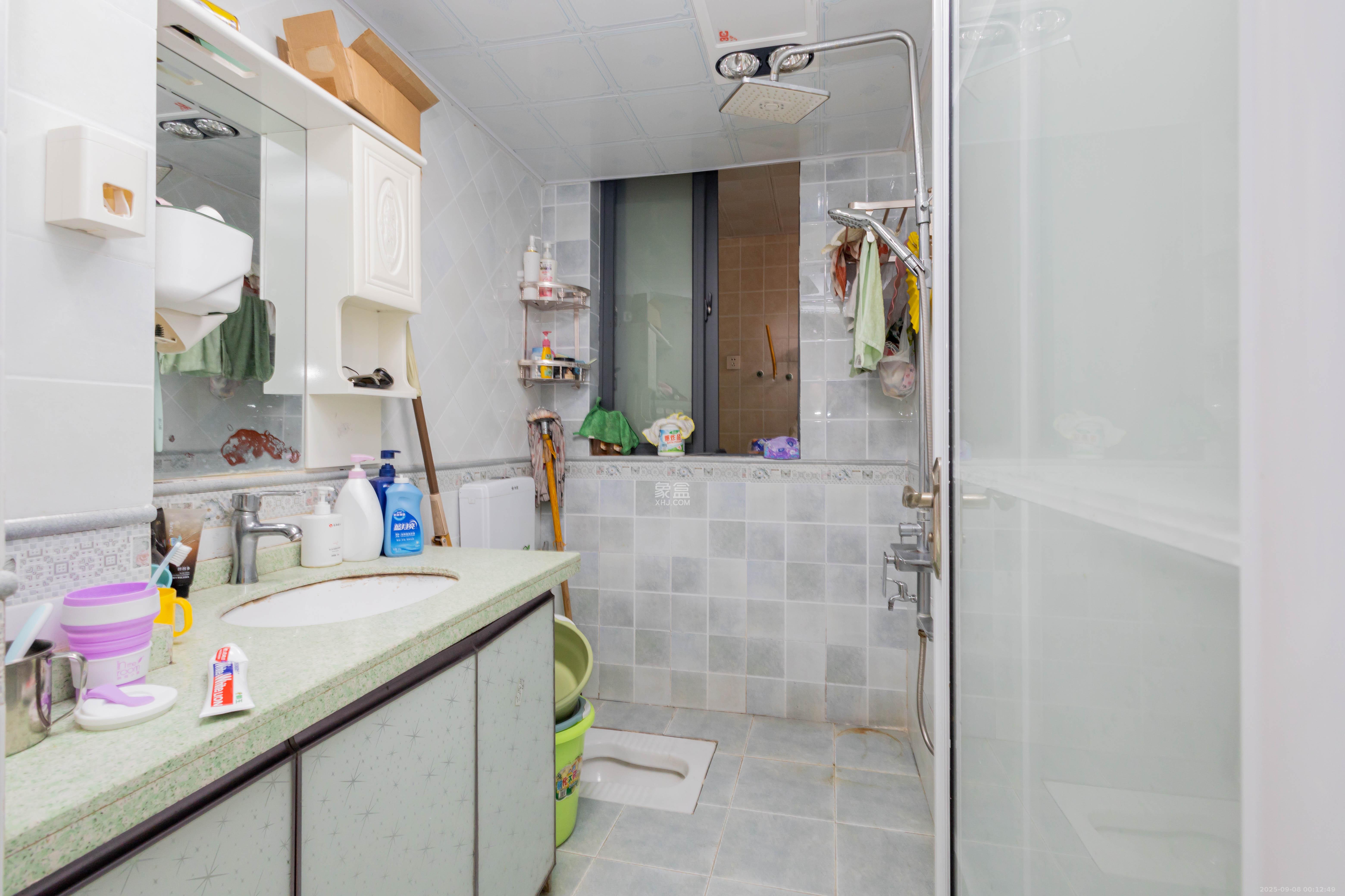 海德公园  3室2厅2卫    92.0万卫生间