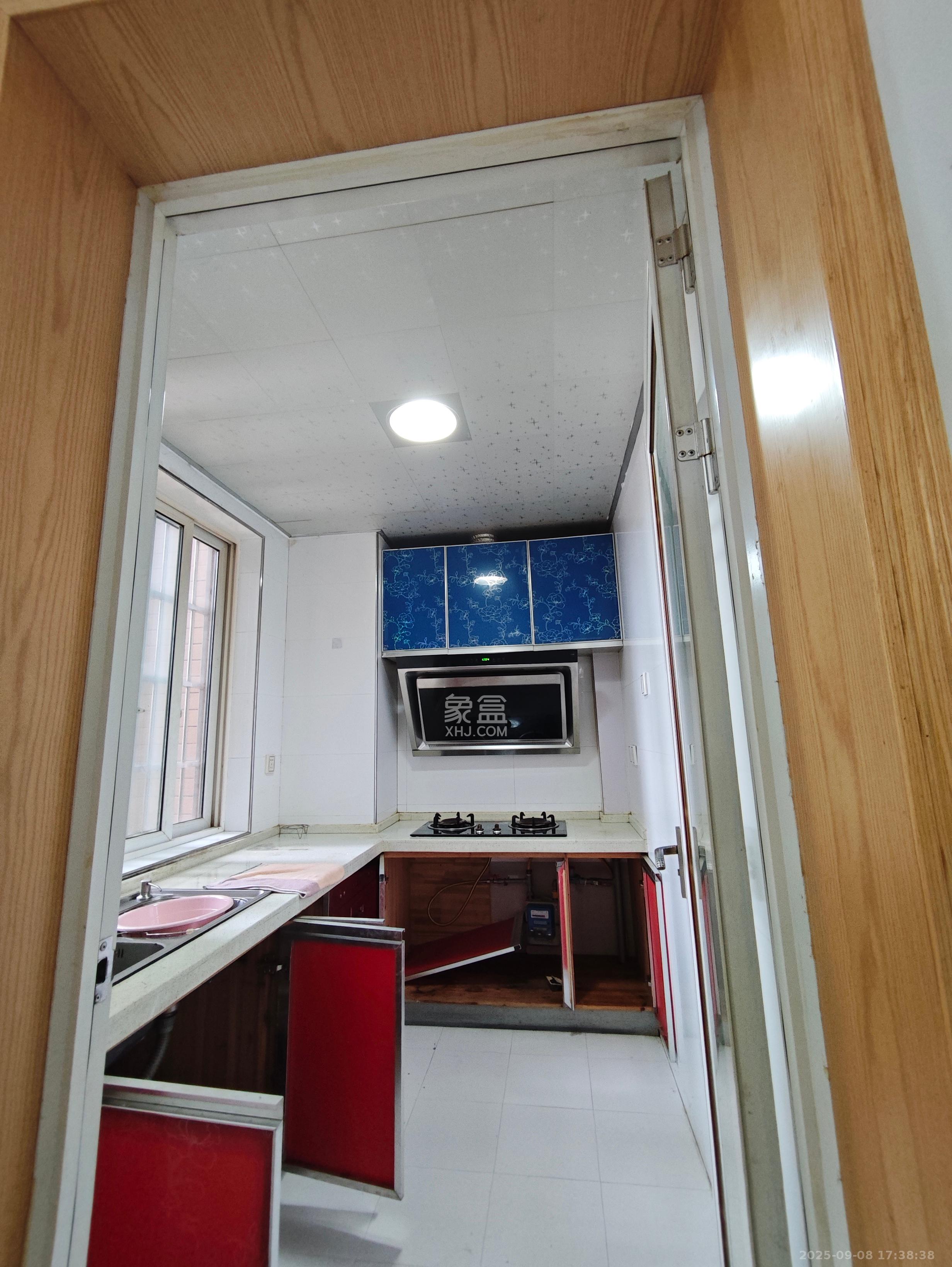 圣力华苑 3室2厅1卫 1600.00元/月 圣力华苑 3室2厅1卫 1600.00元/月室内图