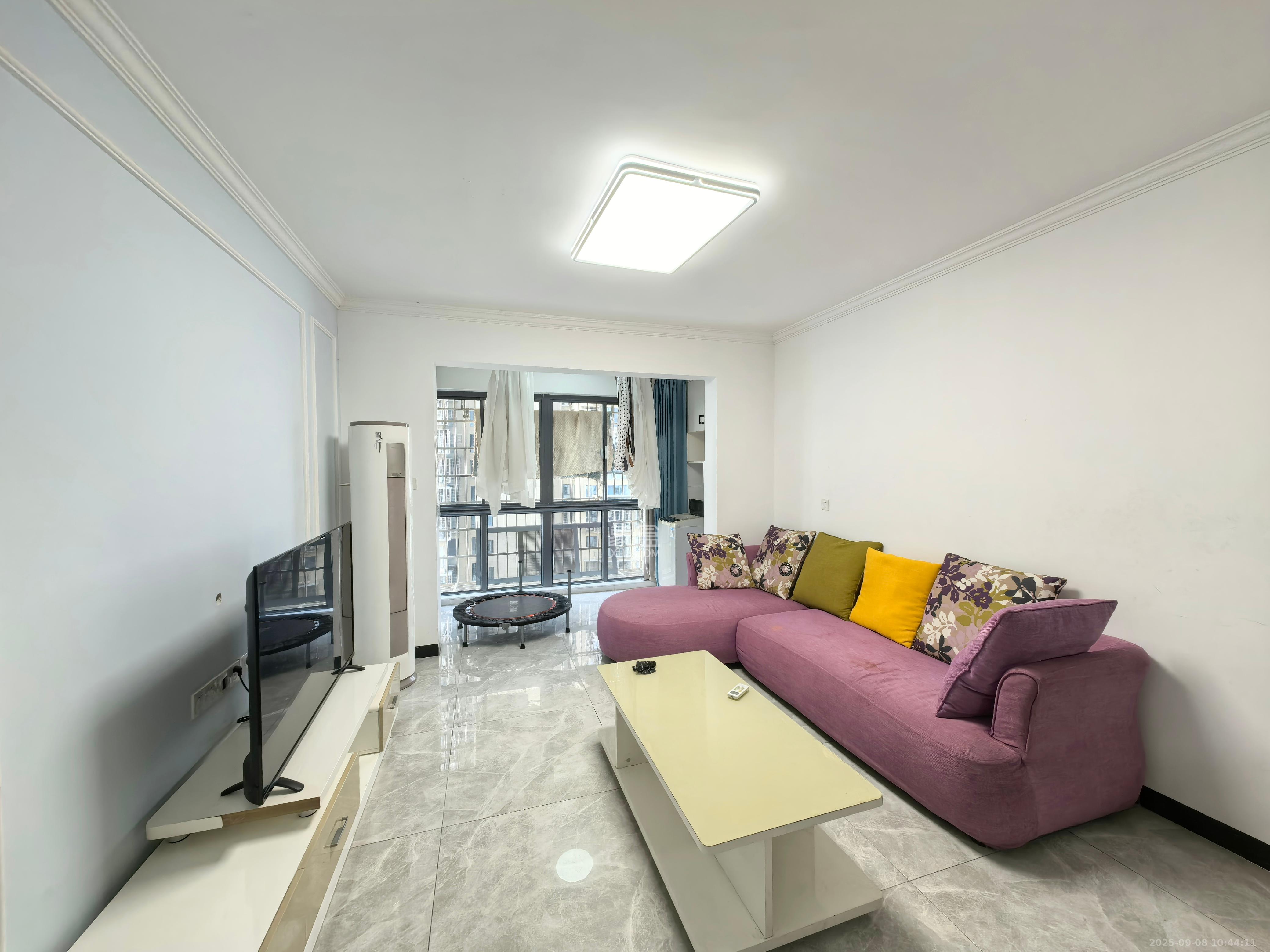 枫林雅苑(雷锋机电市场二期) 3室2厅2卫 2000.0元/月 枫林雅苑(雷锋机电市场二期) 3室2厅2卫 2000.0元/月室内图