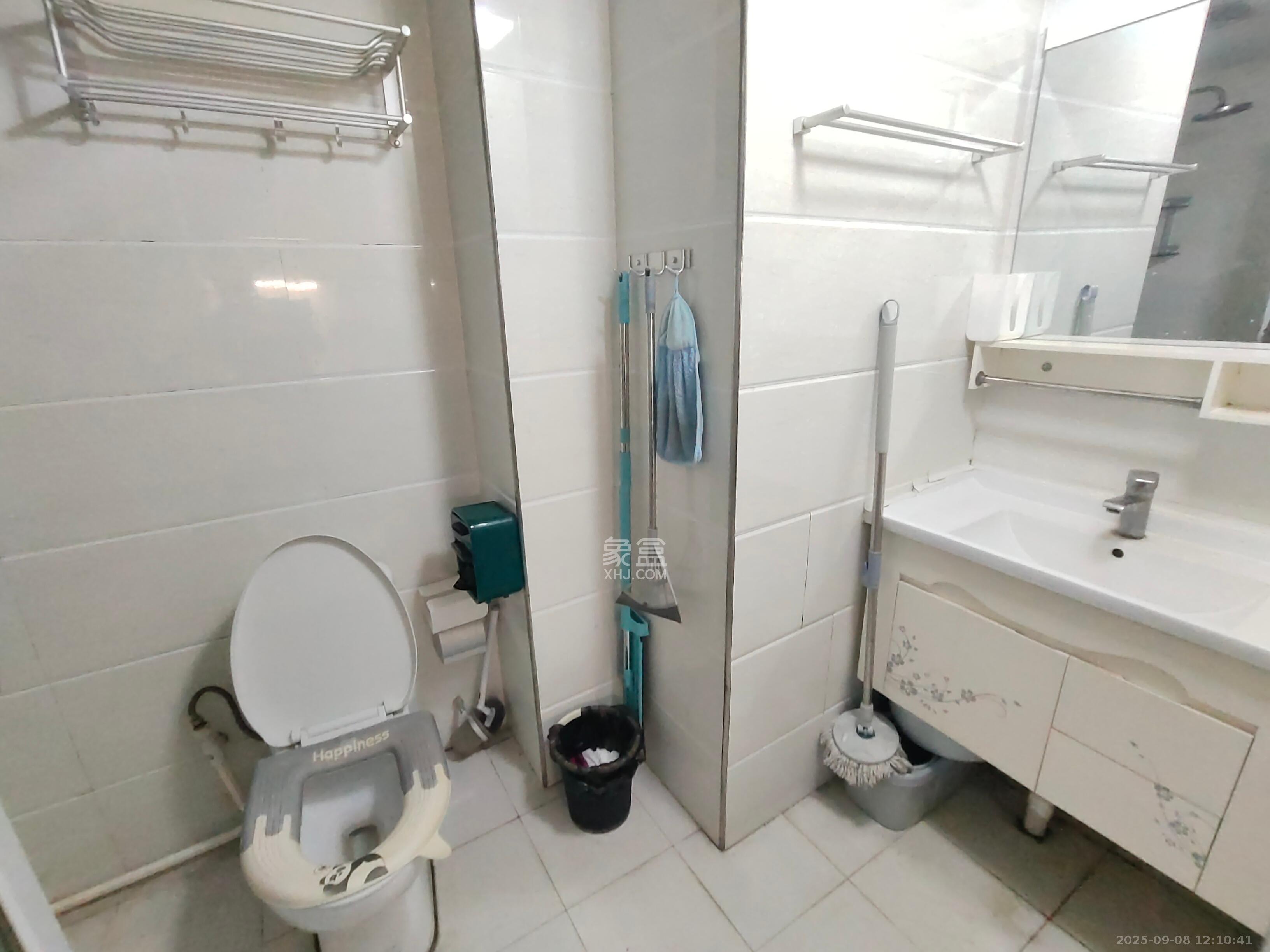 融圣国际  1室1厅1卫    1300.0元/月室内图