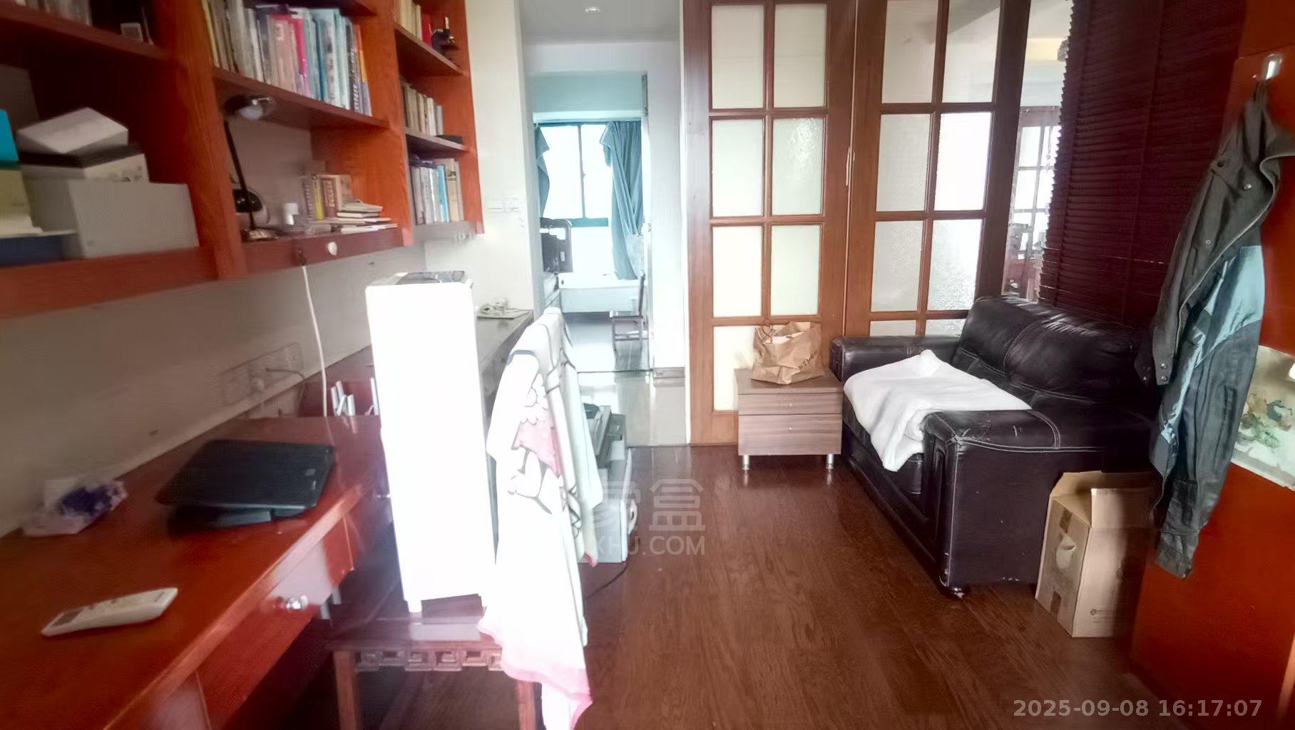 经世皇城  3室2厅2卫    1400.0元/月室内图