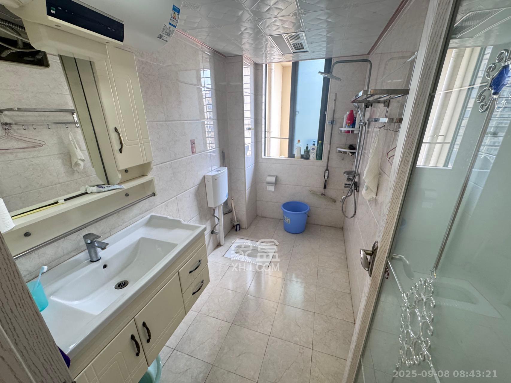 江河东澜湾  3室2厅2卫    3000.0元/月室内图