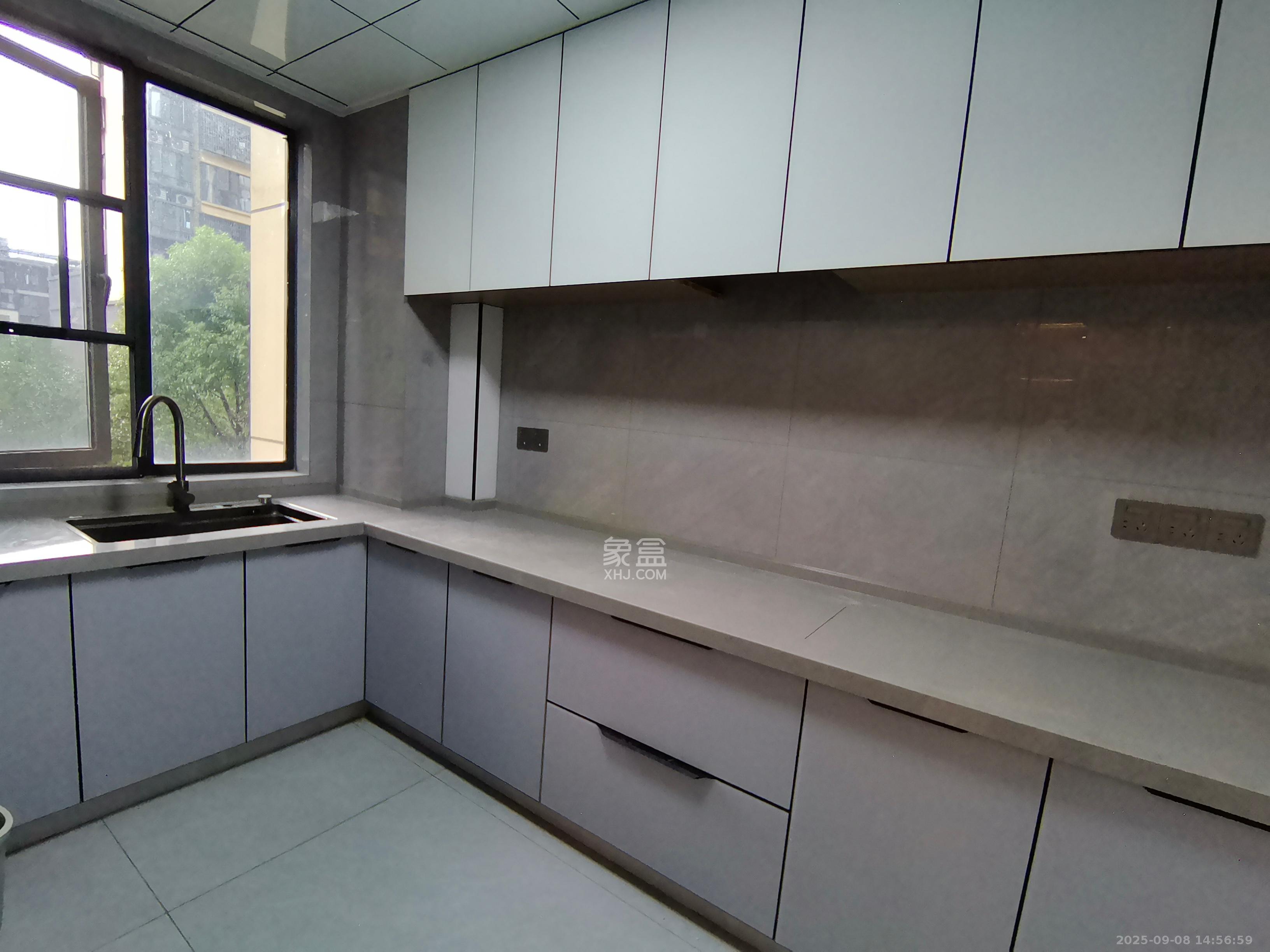 奥凯花园 4室2厅2卫 3000.0元/月 奥凯花园 4室2厅2卫 3000.0元/月室内图