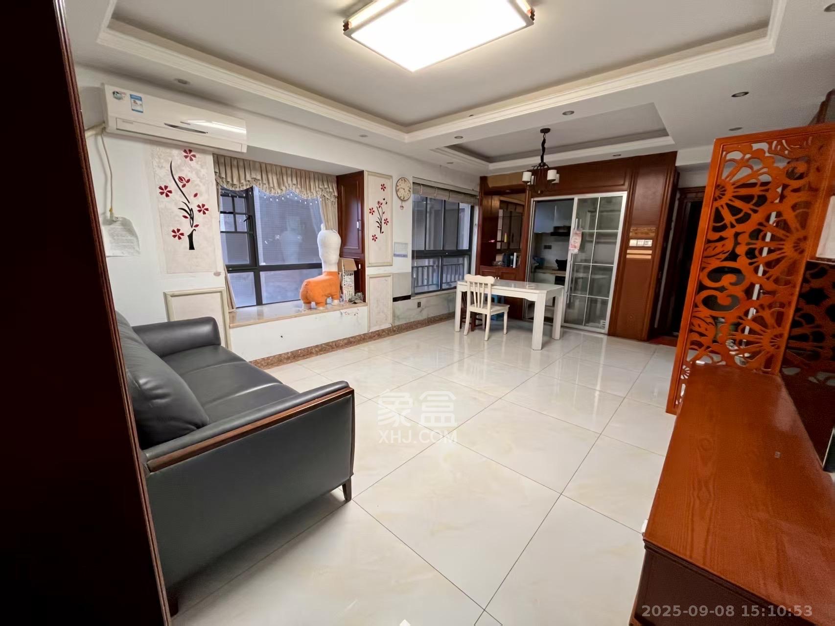 香樟兰亭(朗峰苑)  3室2厅2卫    2400.0元/月 香樟兰亭(朗峰苑)  3室2厅2卫    2400.0元/月室内图