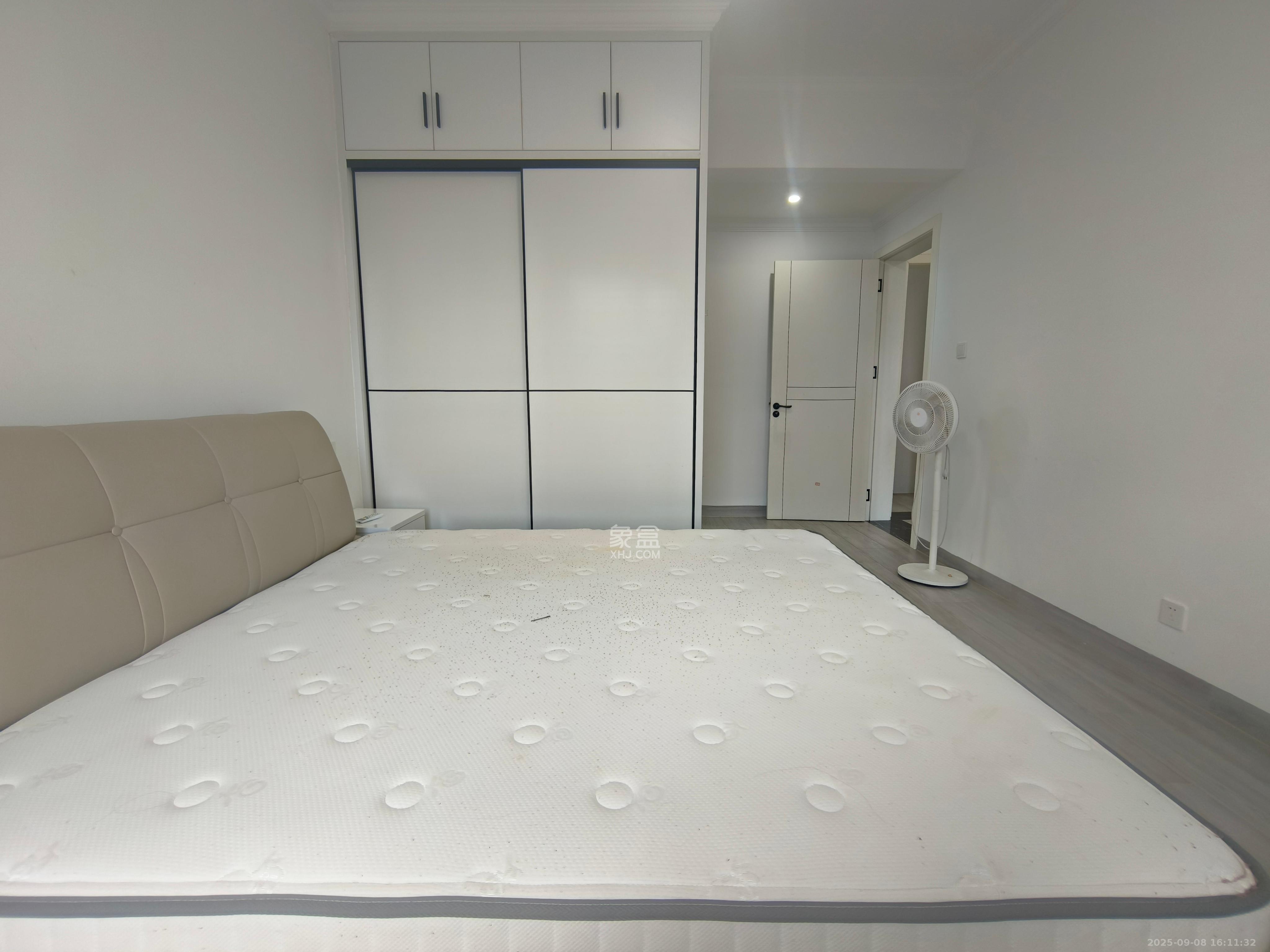 长房东旭国际 3室2厅2卫 3200.0元/月 长房东旭国际 3室2厅2卫 3200.0元/月室内图