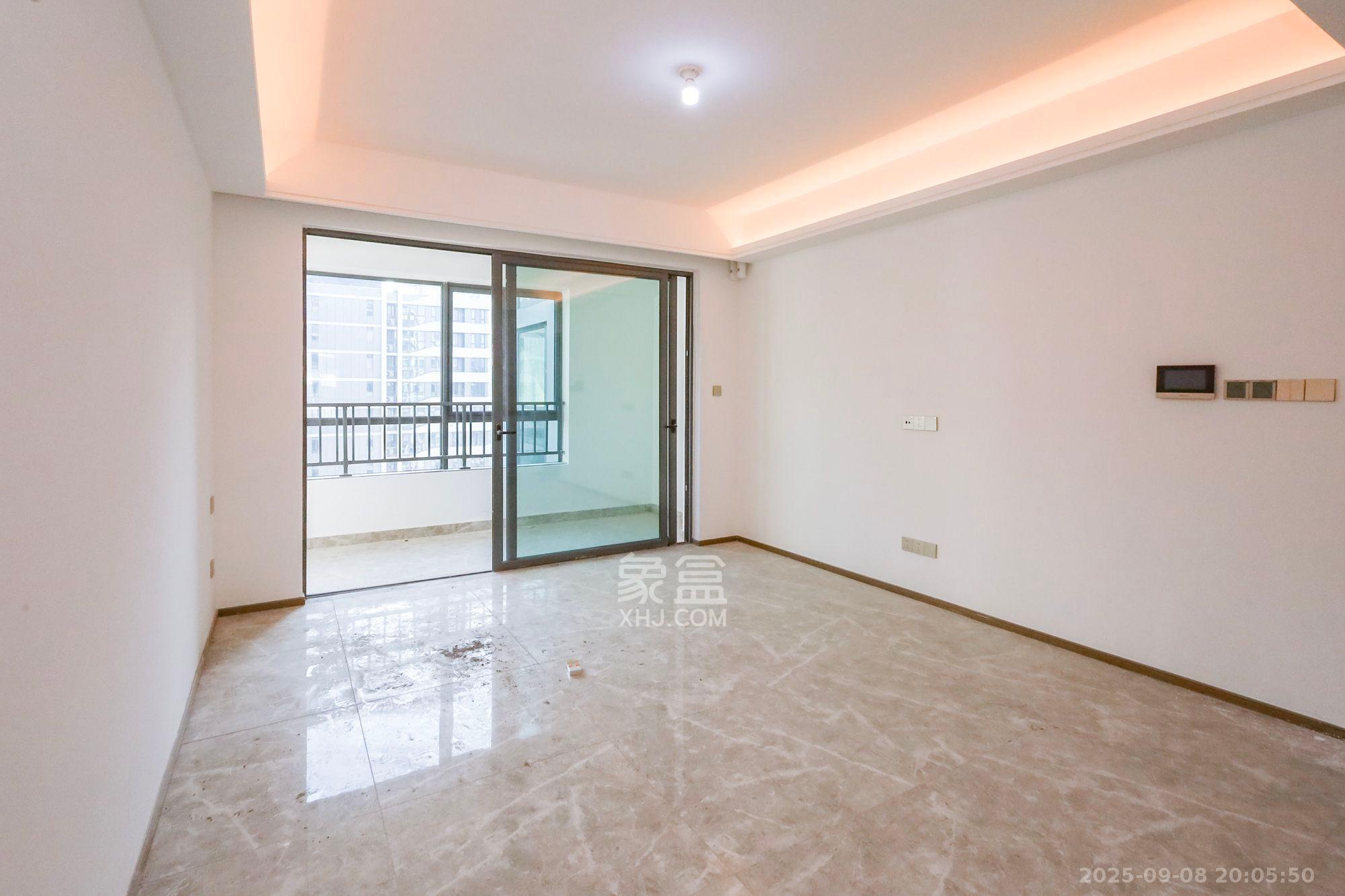 复地滨江金融中心  4室2厅2卫    4500.0元/月 复地滨江金融中心  4室2厅2卫    4500.0元/月室内图