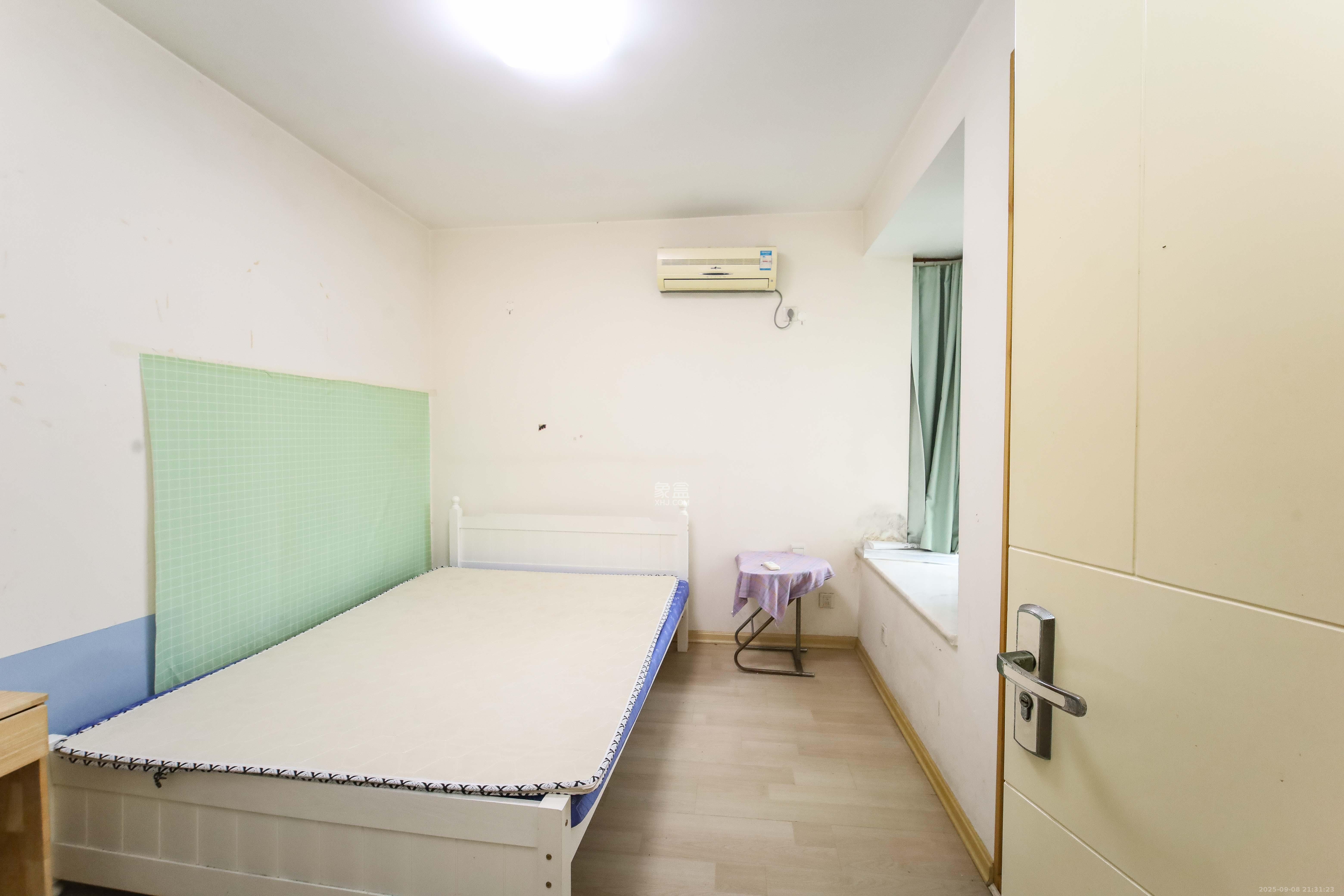 新世纪家园 3室2厅1卫 85.0万 新世纪家园 3室2厅1卫 85.0万卧室