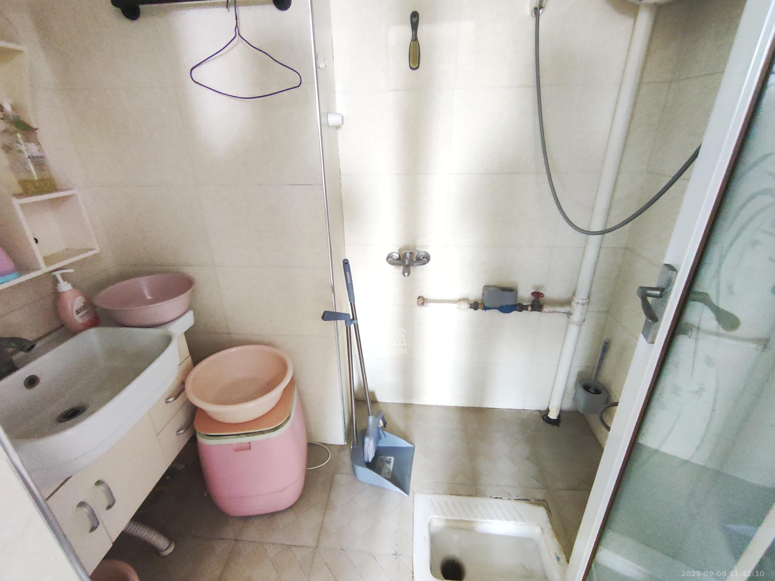 和庄  2室2厅1卫    2100.0元/月室内图