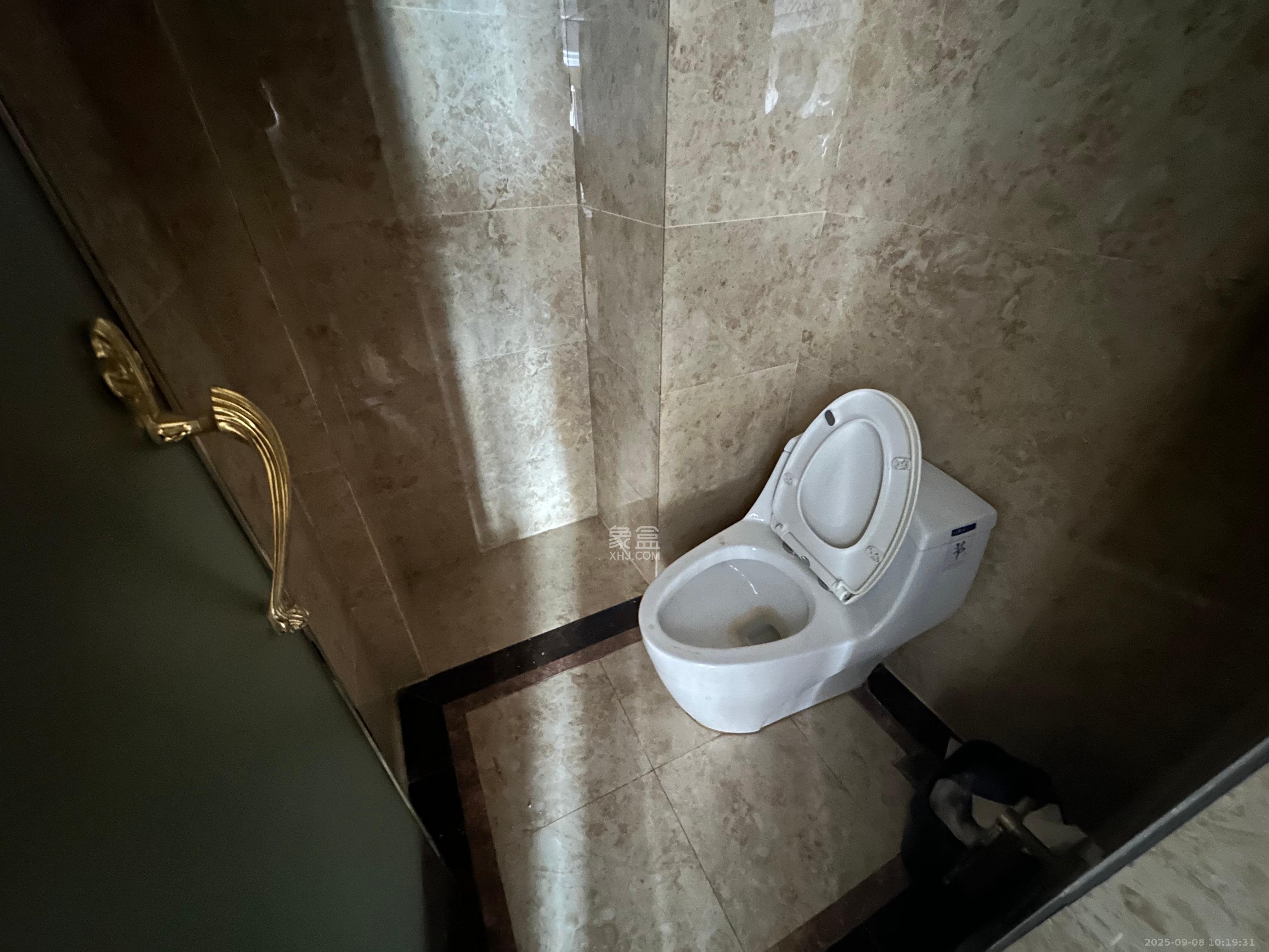 星宇V立方（旭和大厦）  1室1厅1卫    1700.0元/月室内图