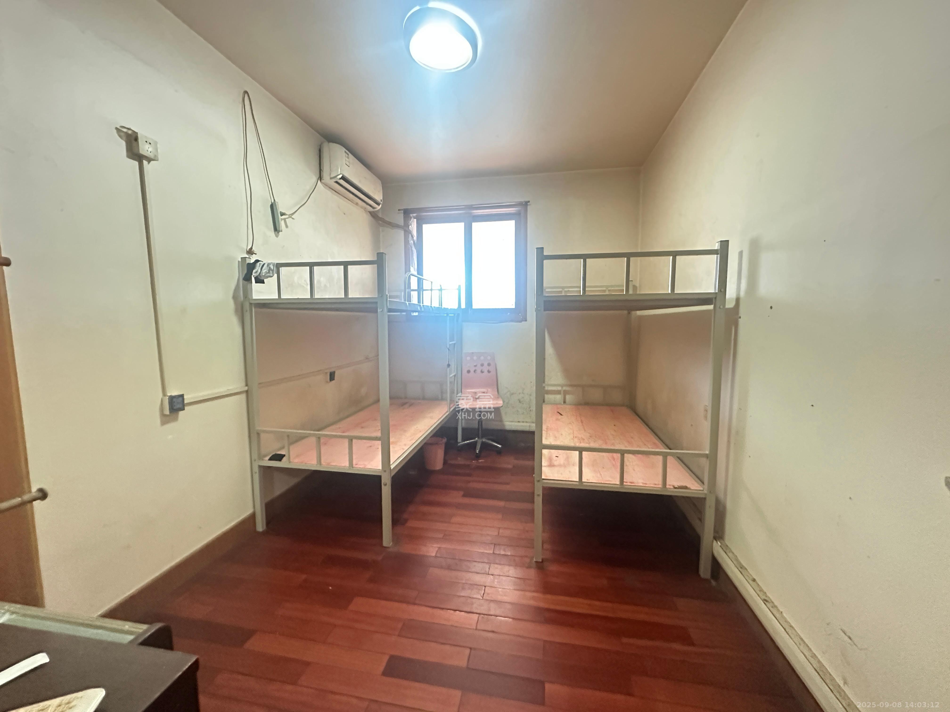 星电花园  4室2厅1卫    3200.0元/月 星电花园  4室2厅1卫    3200.0元/月室内图