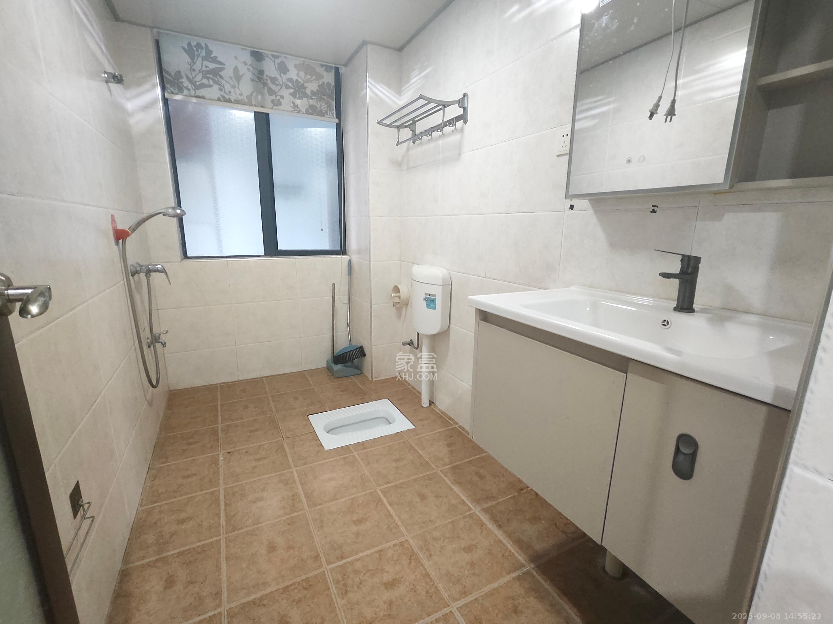 融圣国际  3室1厅2卫    3300.0元/月室内图