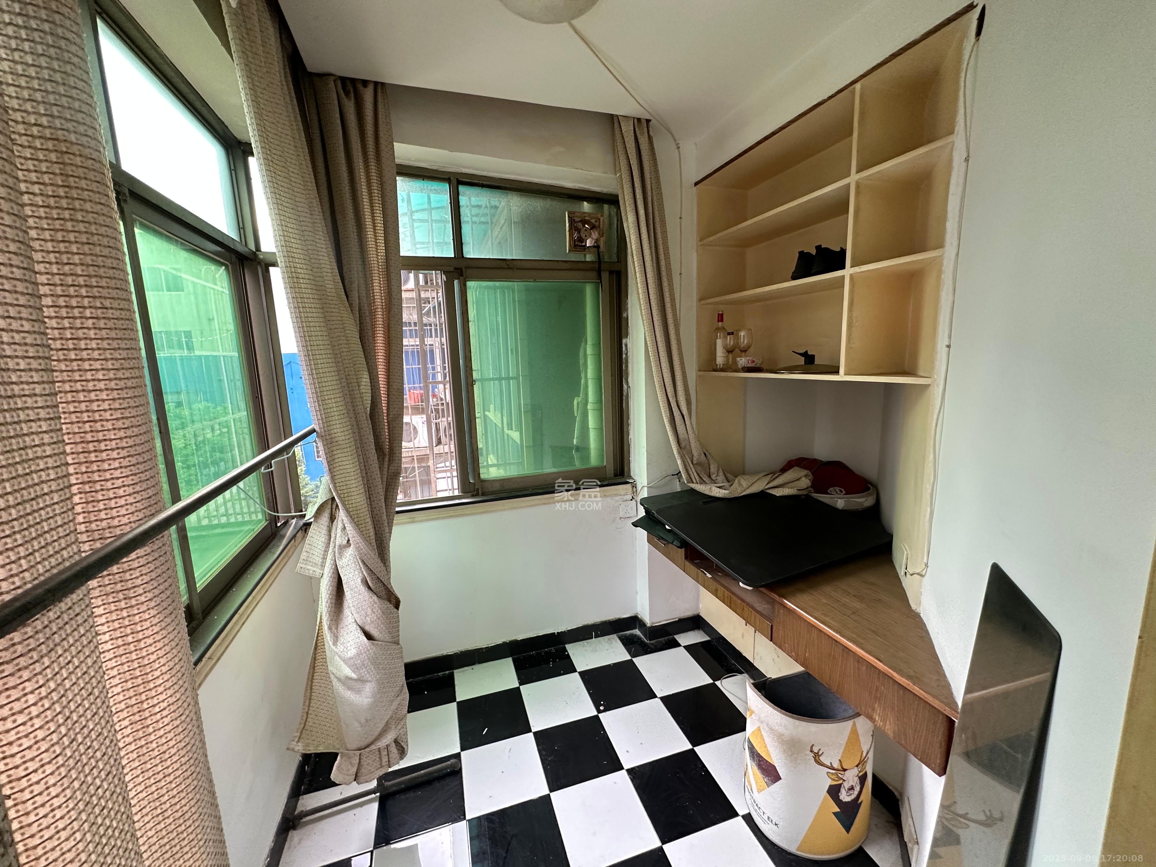 众立小区  3室2厅2卫    2500.0元/月室内图