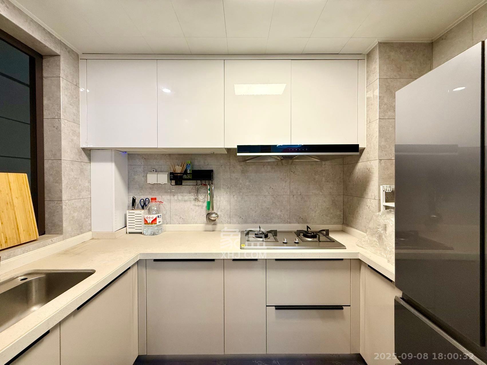 龙湖铂金中心(龙湖春江郦城) 3室2厅2卫 5000.0元/月 龙湖铂金中心(龙湖春江郦城) 3室2厅2卫 5000.0元/月室内图