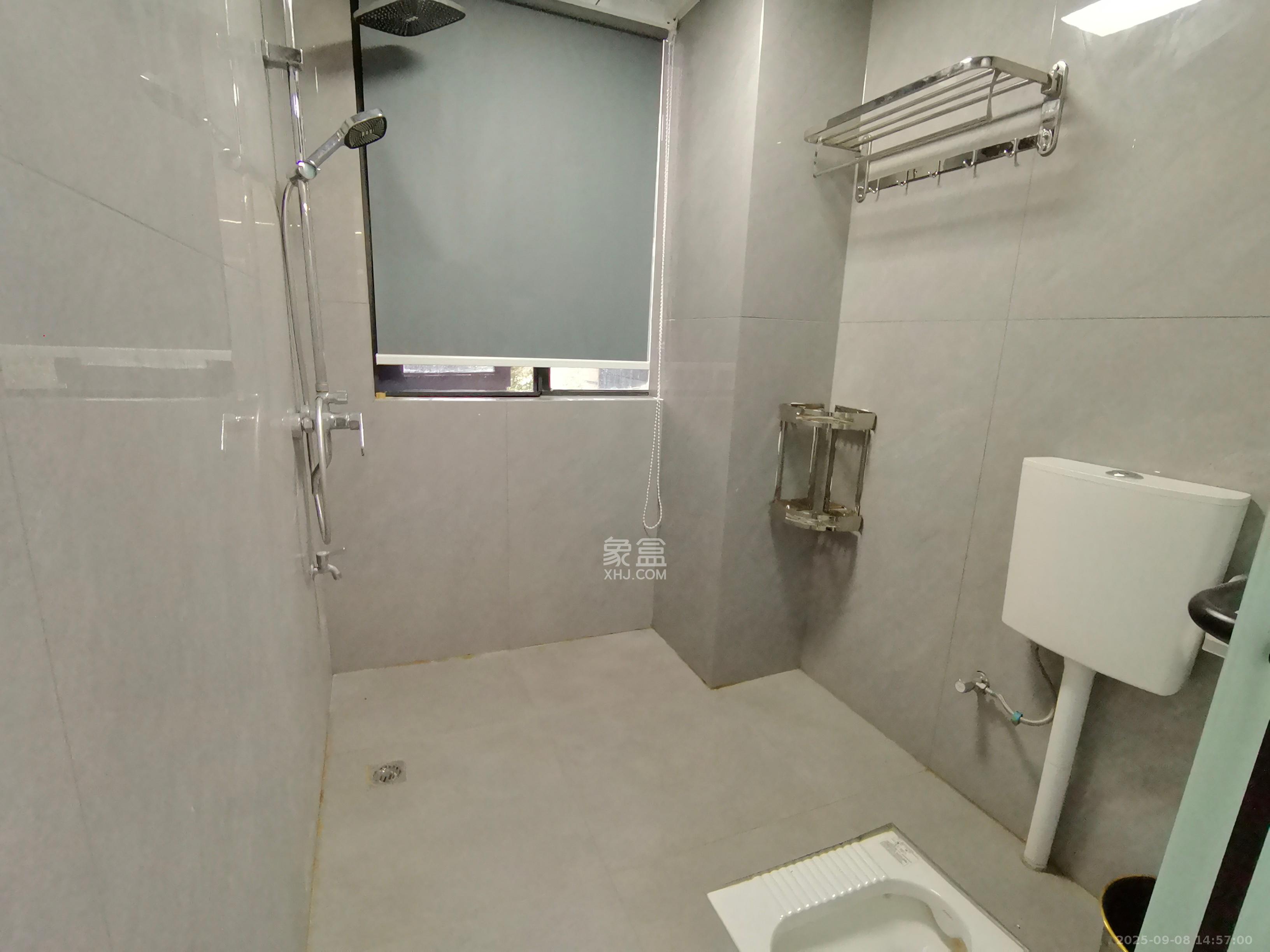 奥凯花园 4室2厅2卫 3000.0元/月 奥凯花园 4室2厅2卫 3000.0元/月室内图