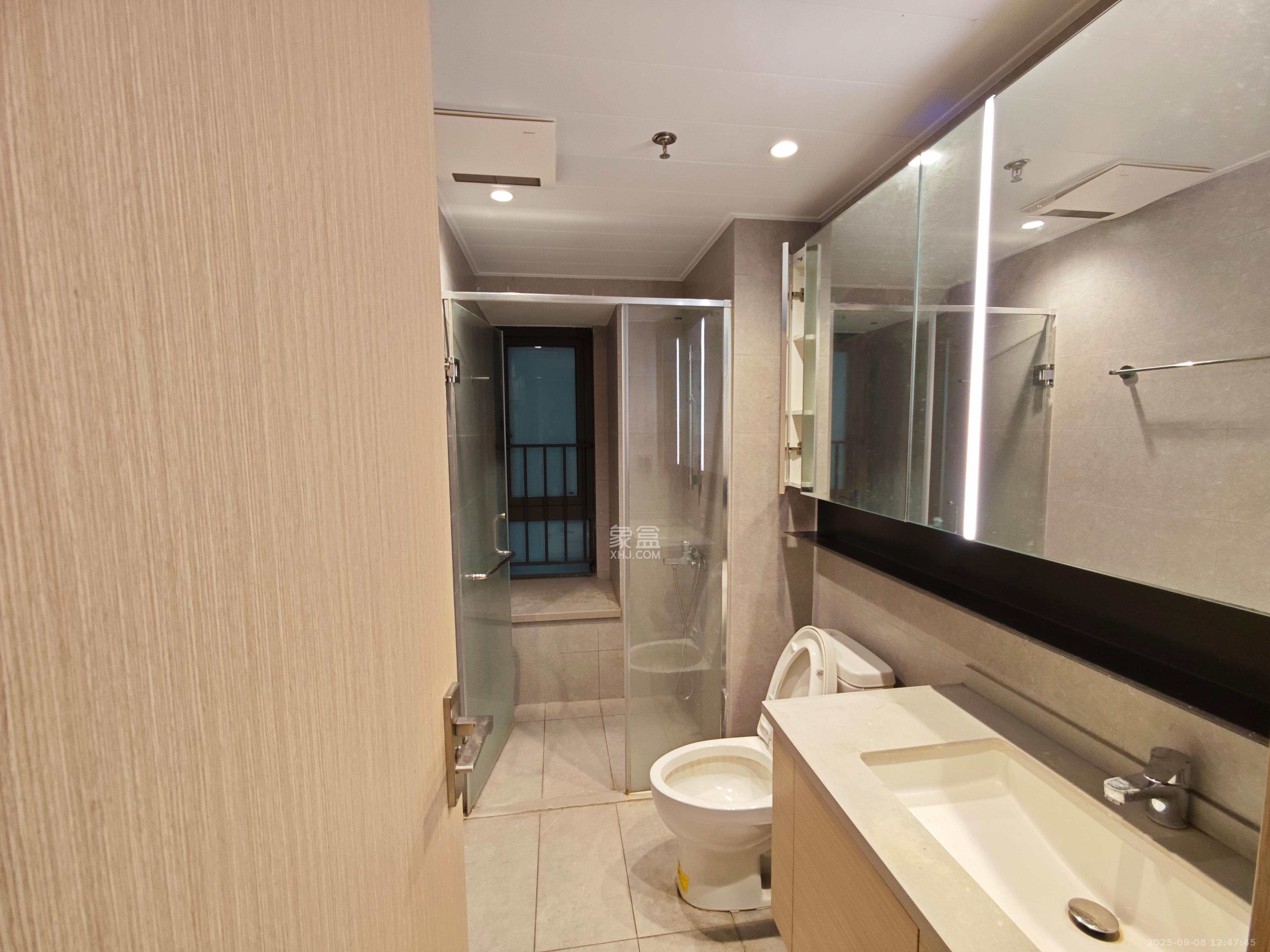 时代梅溪领峰  3室2厅2卫    3200.0元/月室内图