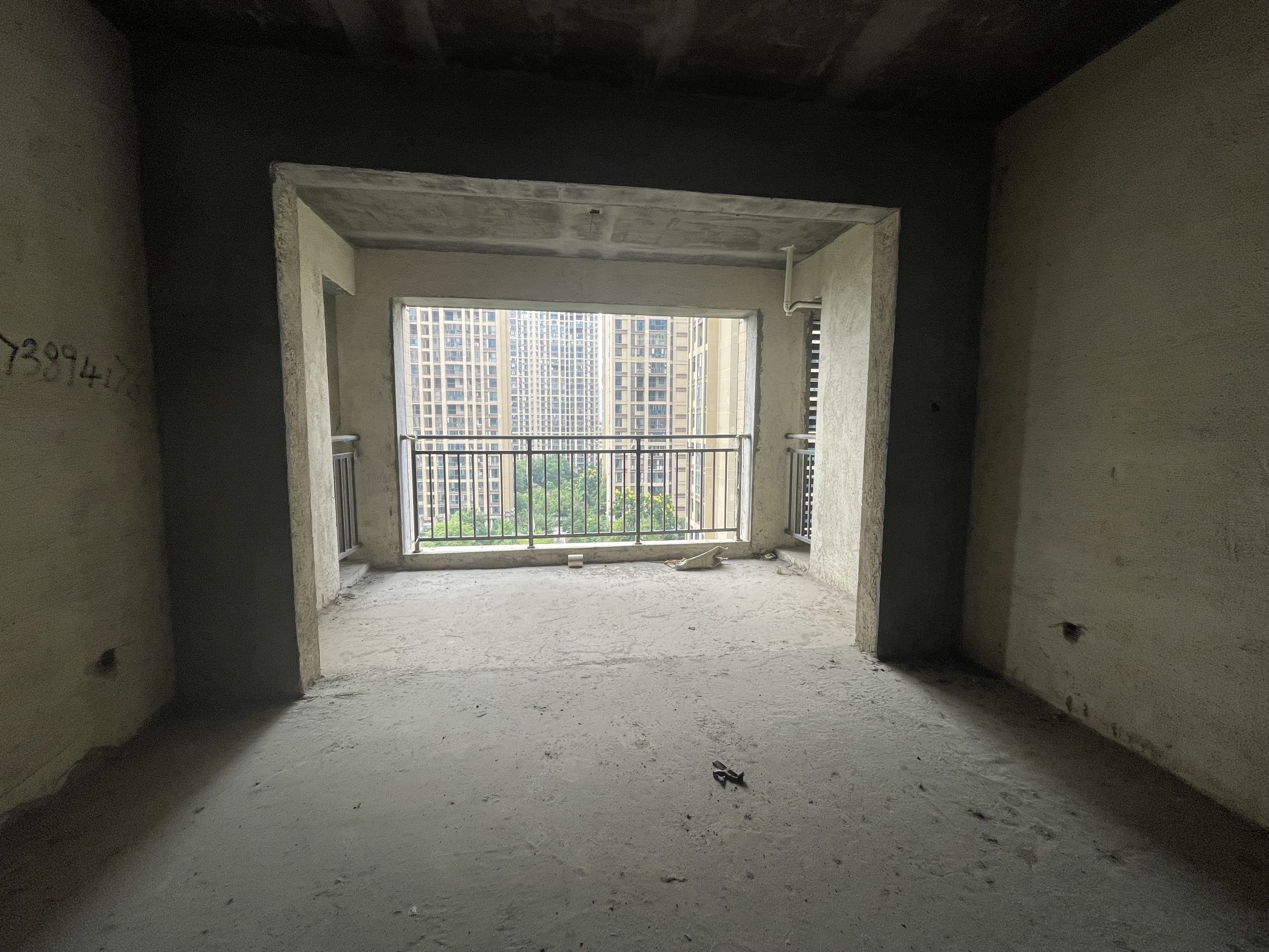 檀香山 4室2厅2卫 63.8万 檀香山 4室2厅2卫 63.8万客厅