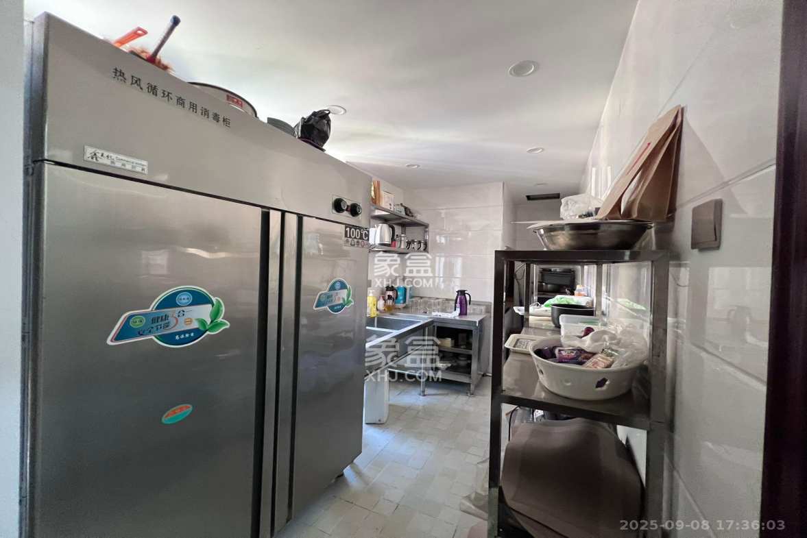 嘉华城(一期) 6室2厅4卫 18000.0元/月 嘉华城(一期) 6室2厅4卫 18000.0元/月室内图