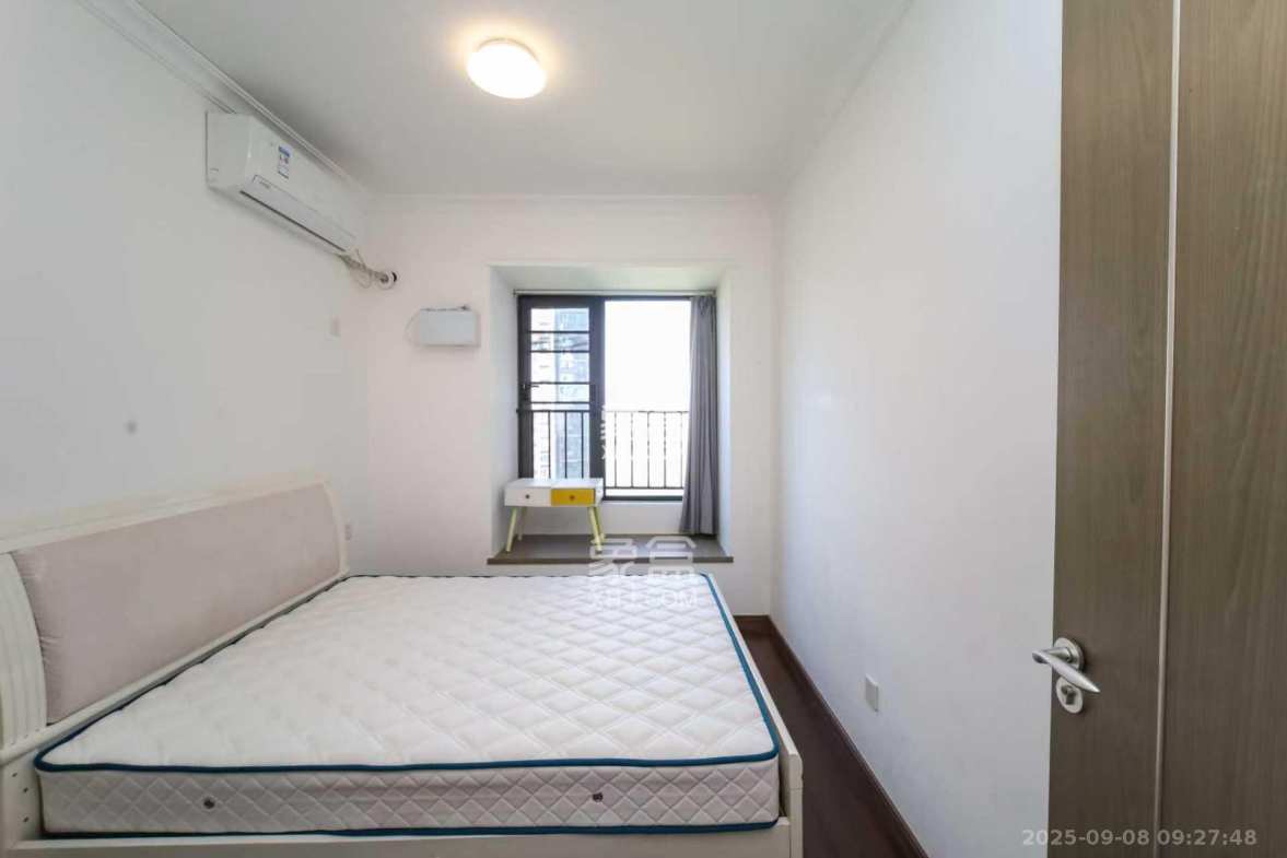 万科金域蓝湾 4室2厅2卫 3500.0元/月 万科金域蓝湾 4室2厅2卫 3500.0元/月室内图