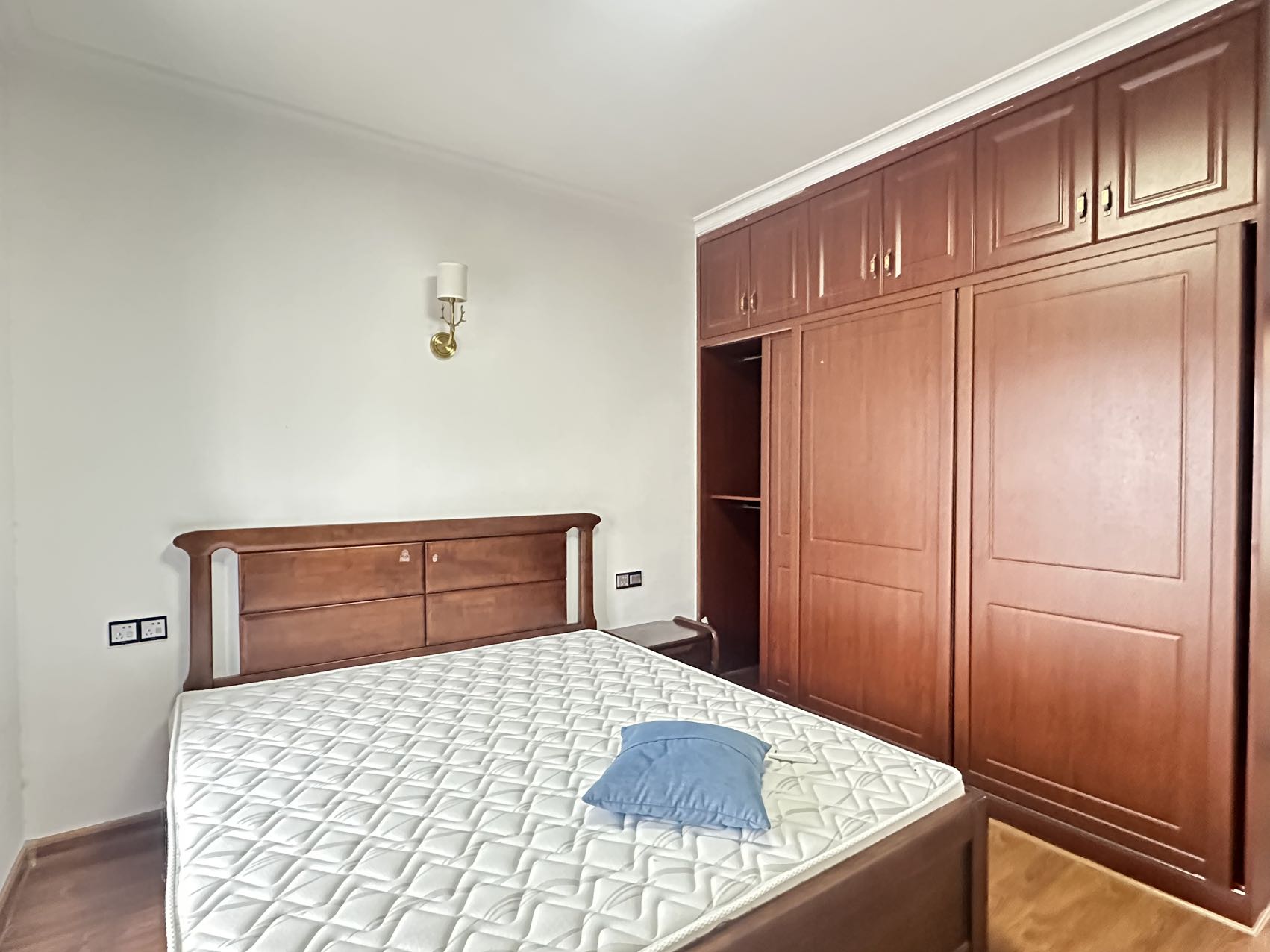 康城上品 3室2厅2卫 2000.0元/月 康城上品 3室2厅2卫 2000.0元/月室内图