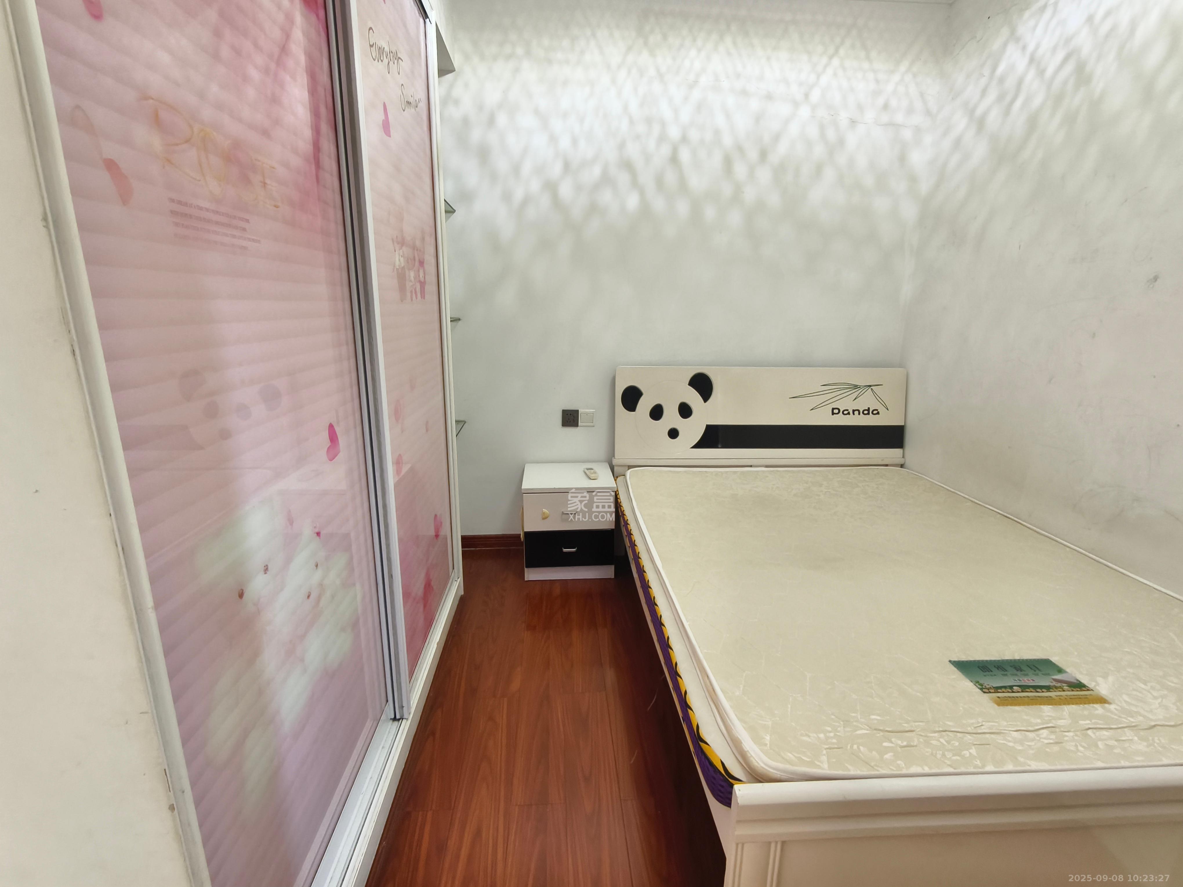 蓝山郡  2室1厅1卫    1800.0元/月 蓝山郡  2室1厅1卫    1800.0元/月室内图