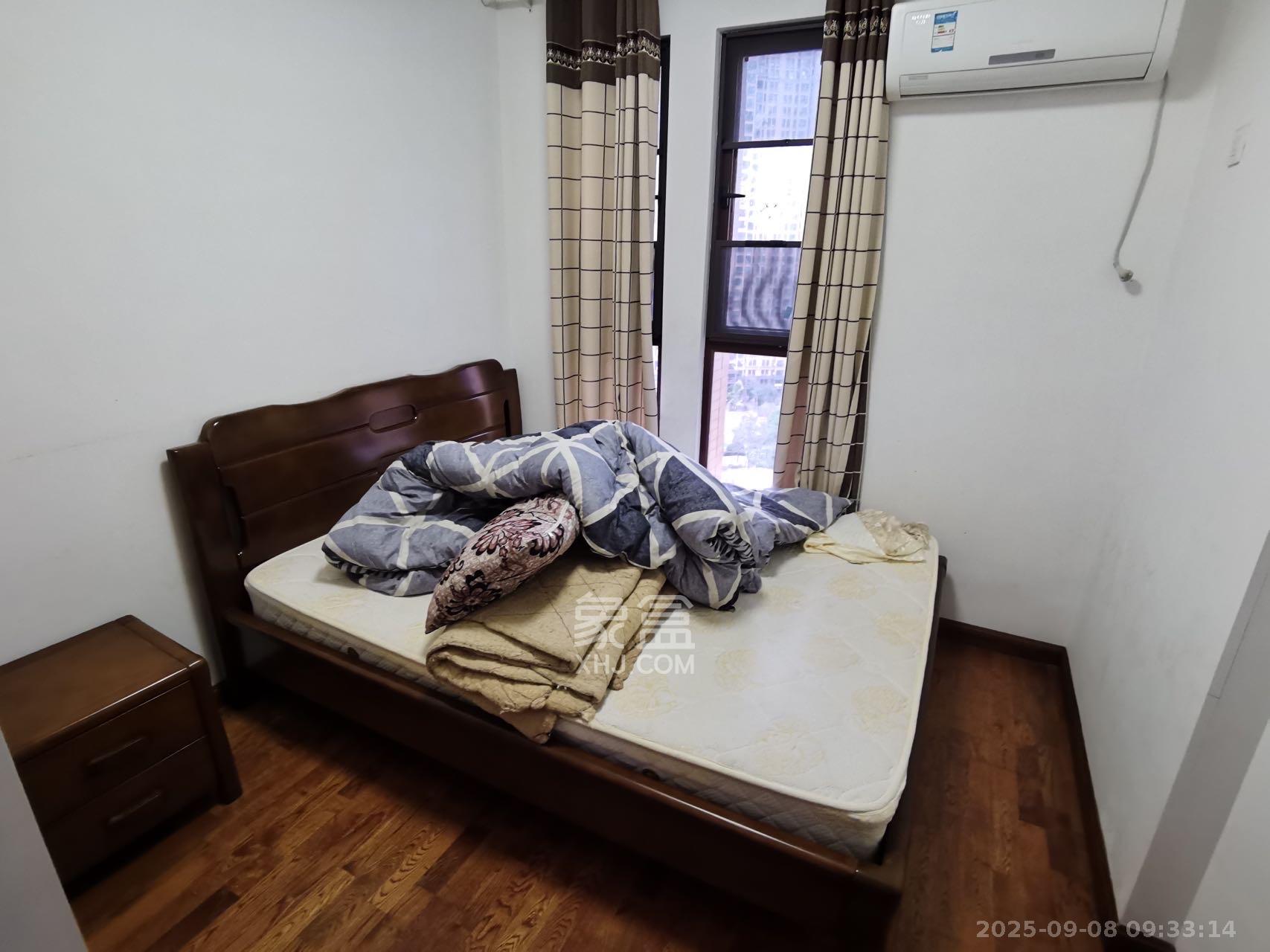 欧莱雅郡  3室2厅1卫    2000.0元/月 欧莱雅郡  3室2厅1卫    2000.0元/月室内图