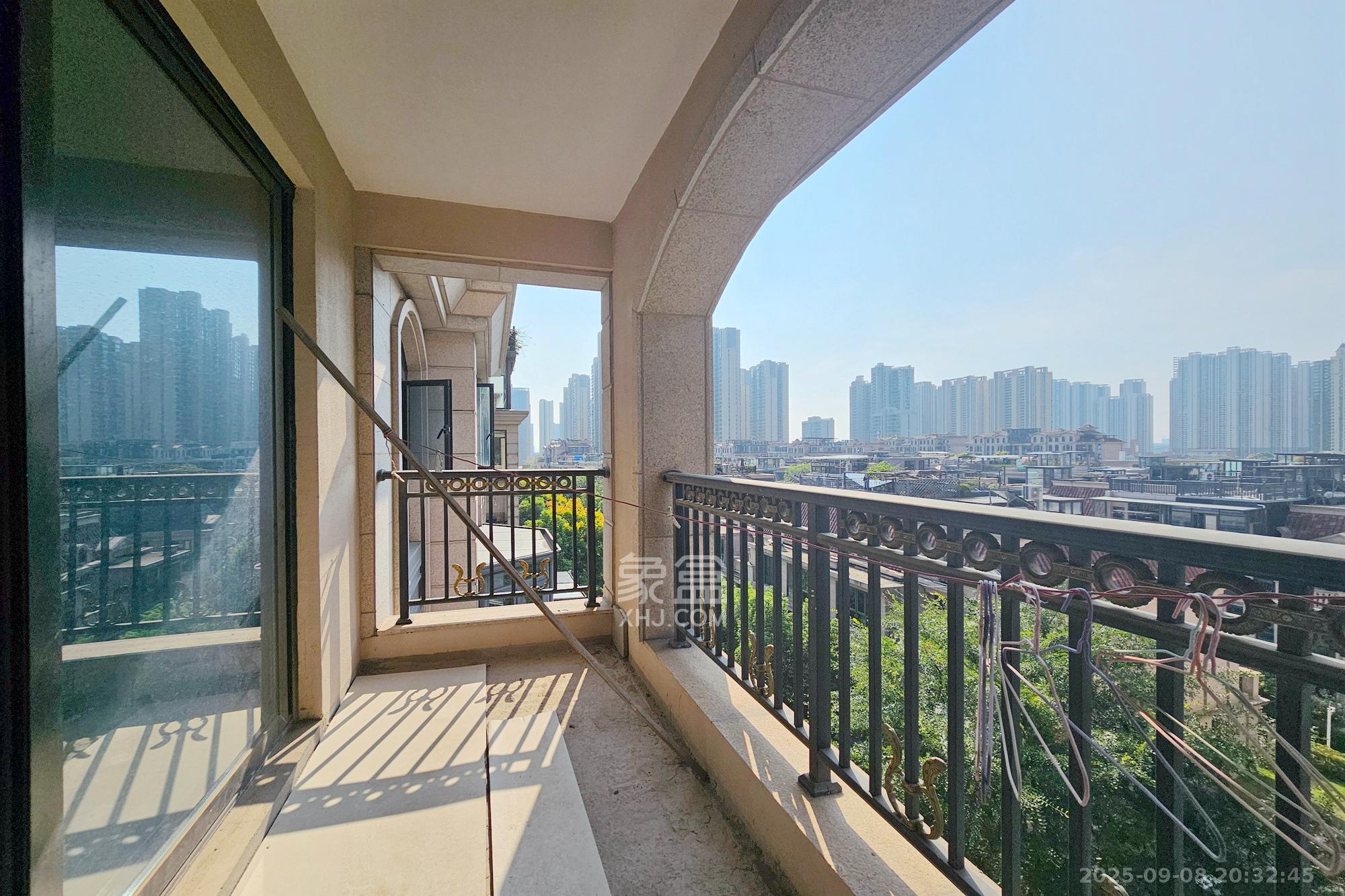 明昇壹城(明昇时代广场)一期 6室2厅4卫 408.00万 明昇壹城(明昇时代广场)一期 6室2厅4卫 408.00万其他